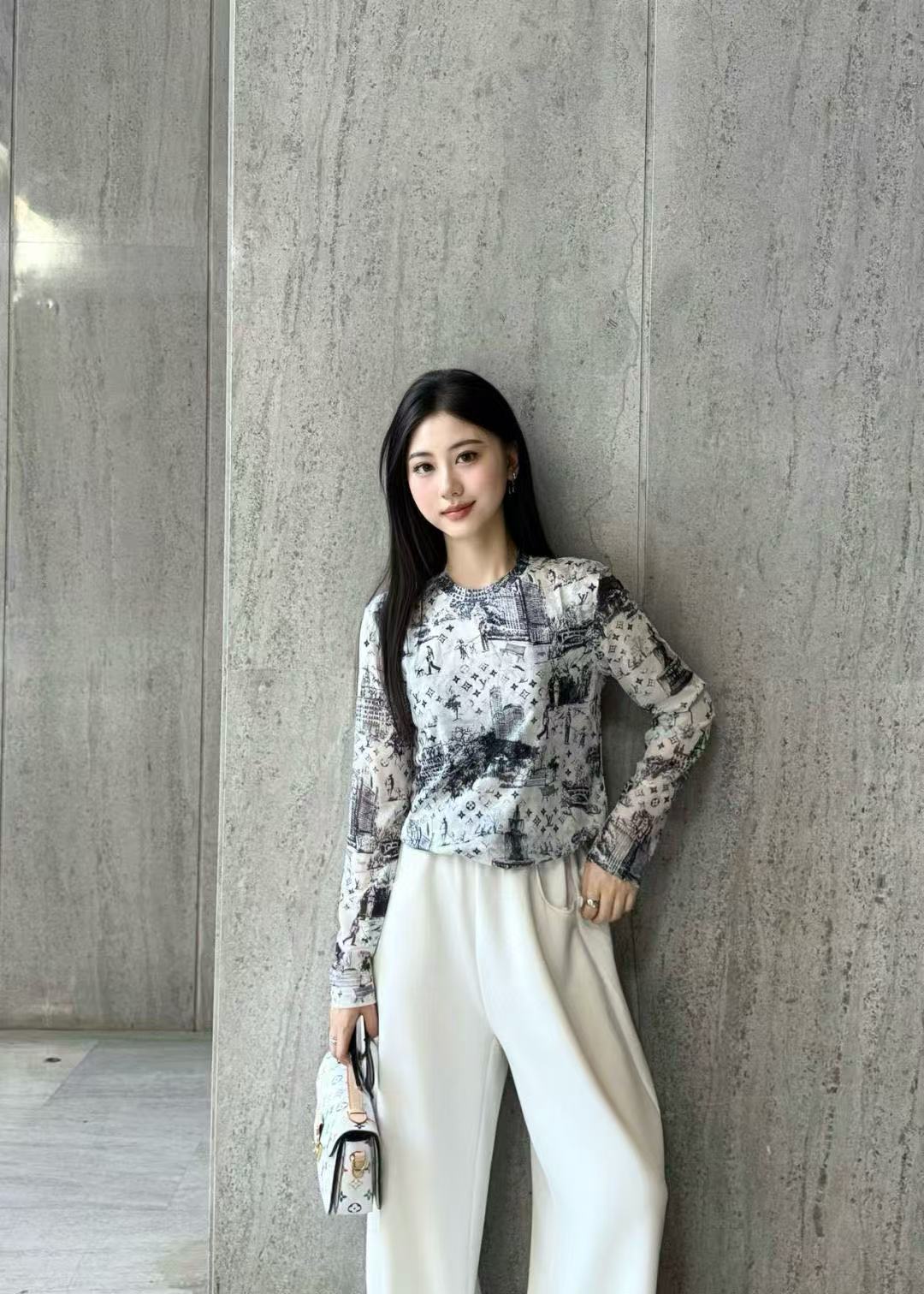 LVプリントTシャツ【50％割引+送料無料】