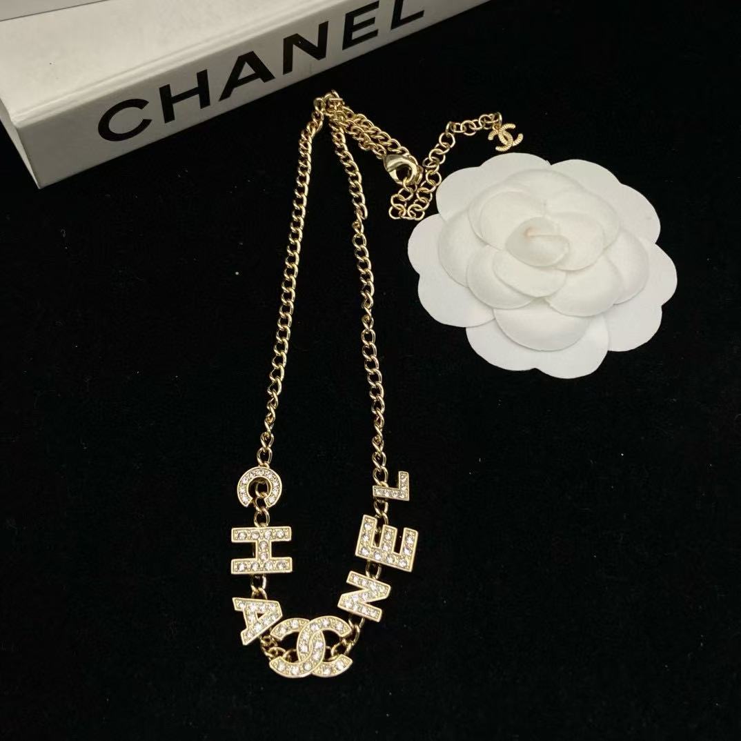 CHANE1 ダブルC ダイヤモンド レターネックレス【50％割引+送料無料】