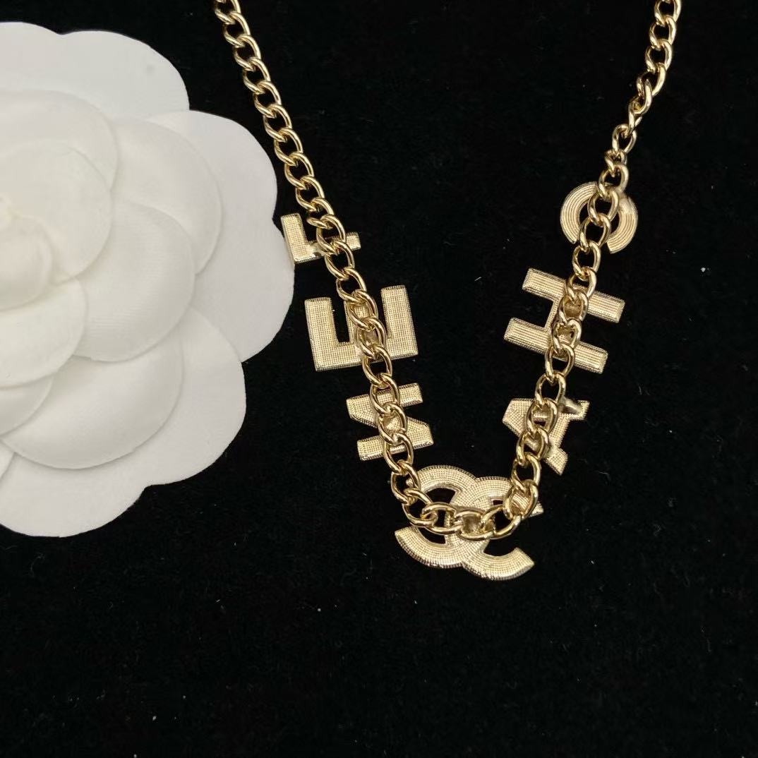 CHANE1 ダブルC ダイヤモンド レターネックレス【50％割引+送料無料】