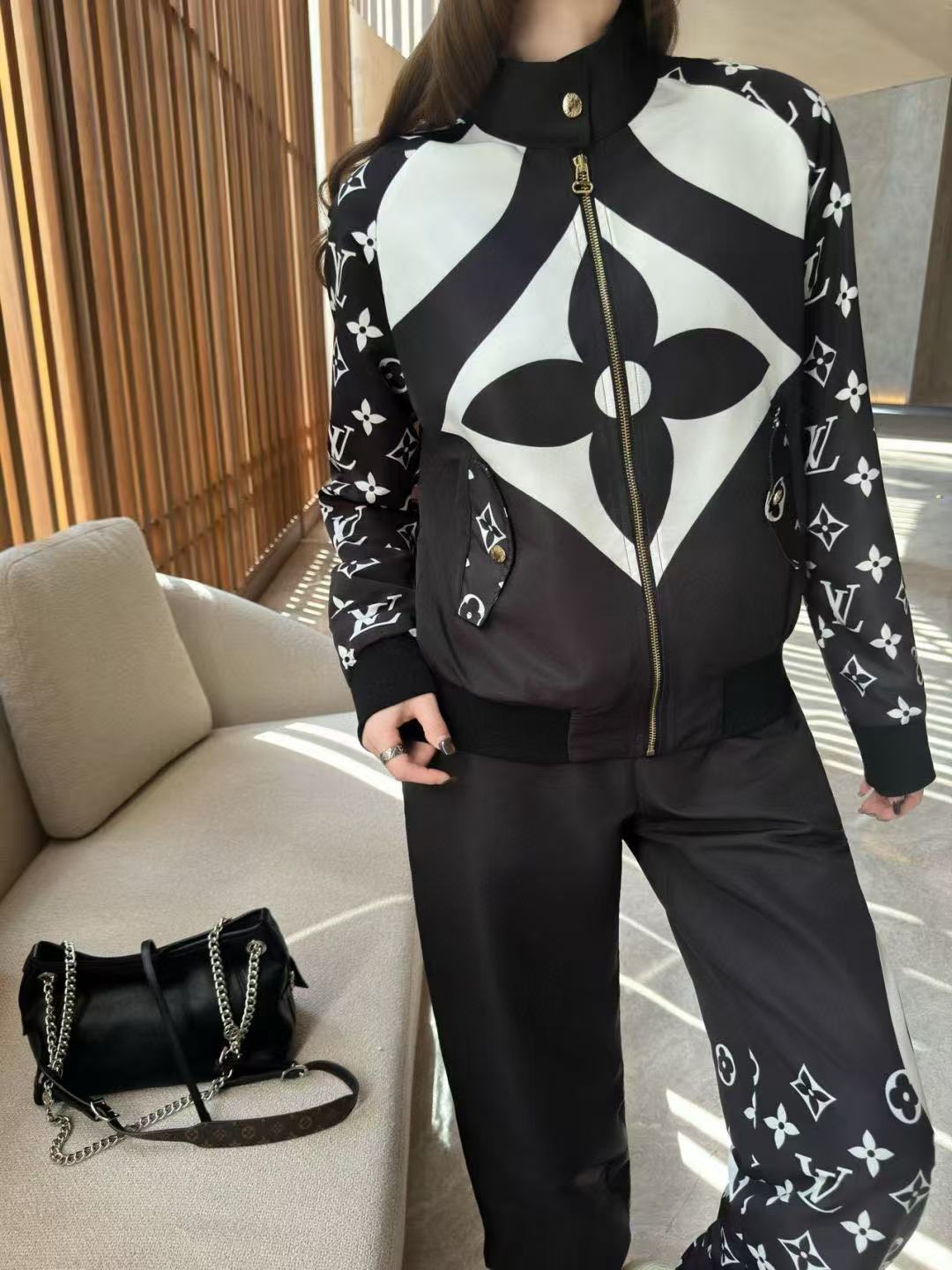 LV四つ葉のクローバープリントジッパートップ+パンツツーピースセット【50％割引+送料無料】