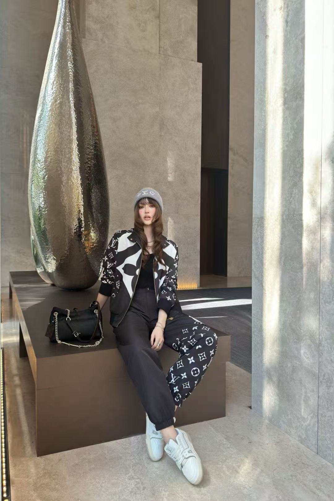 LV四つ葉のクローバープリントジッパートップ+パンツツーピースセット【50％割引+送料無料】