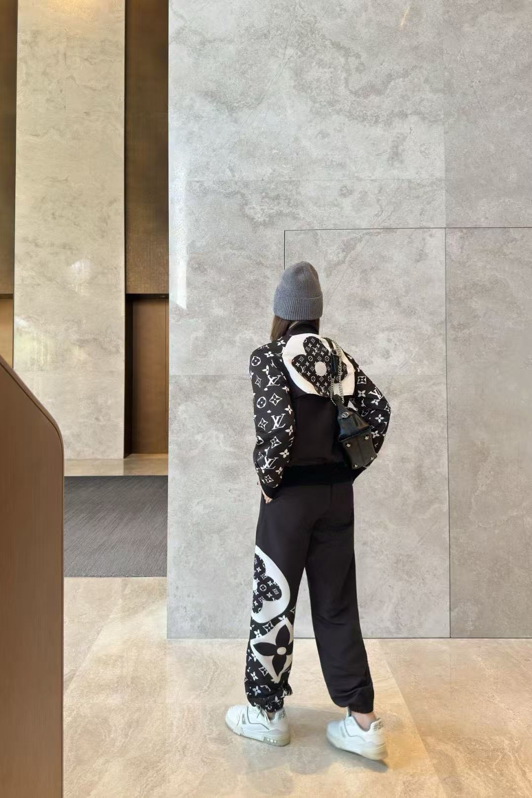 LV四つ葉のクローバープリントジッパートップ+パンツツーピースセット【50％割引+送料無料】