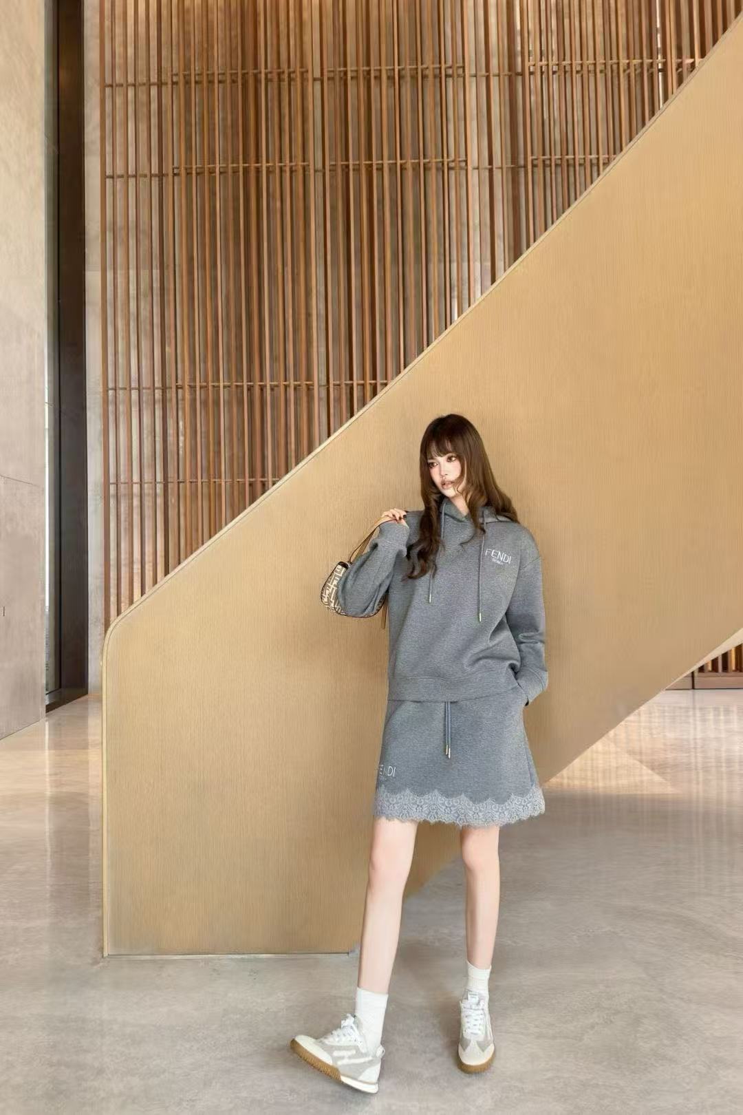 FEND1 フード付きスウェットシャツ+スカート ツーピースセット【50％割引+送料無料】