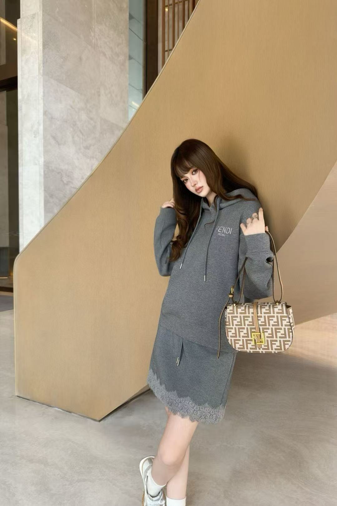 FEND1 フード付きスウェットシャツ+スカート ツーピースセット【50％割引+送料無料】