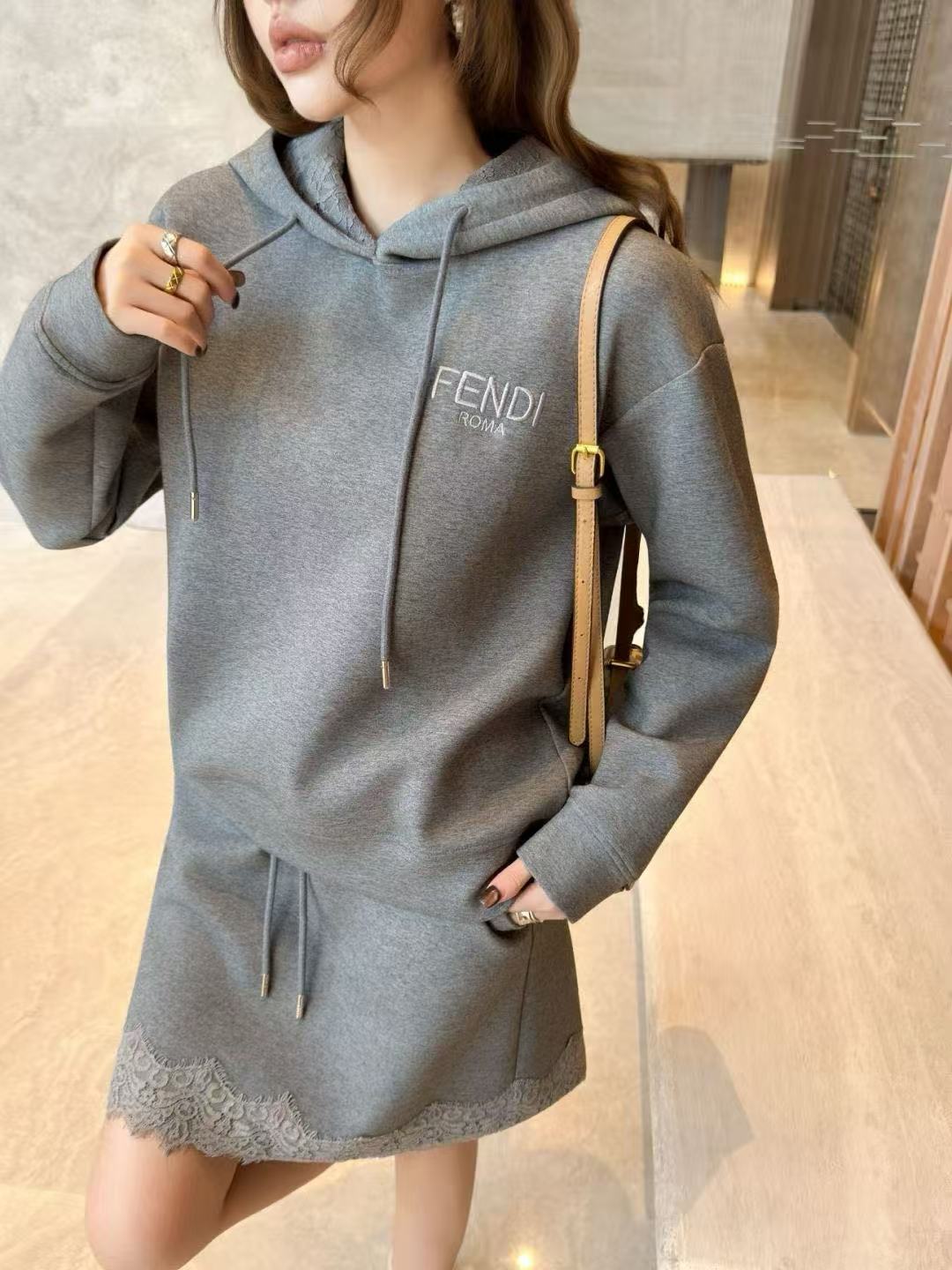 FEND1 フード付きスウェットシャツ+スカート ツーピースセット【50％割引+送料無料】
