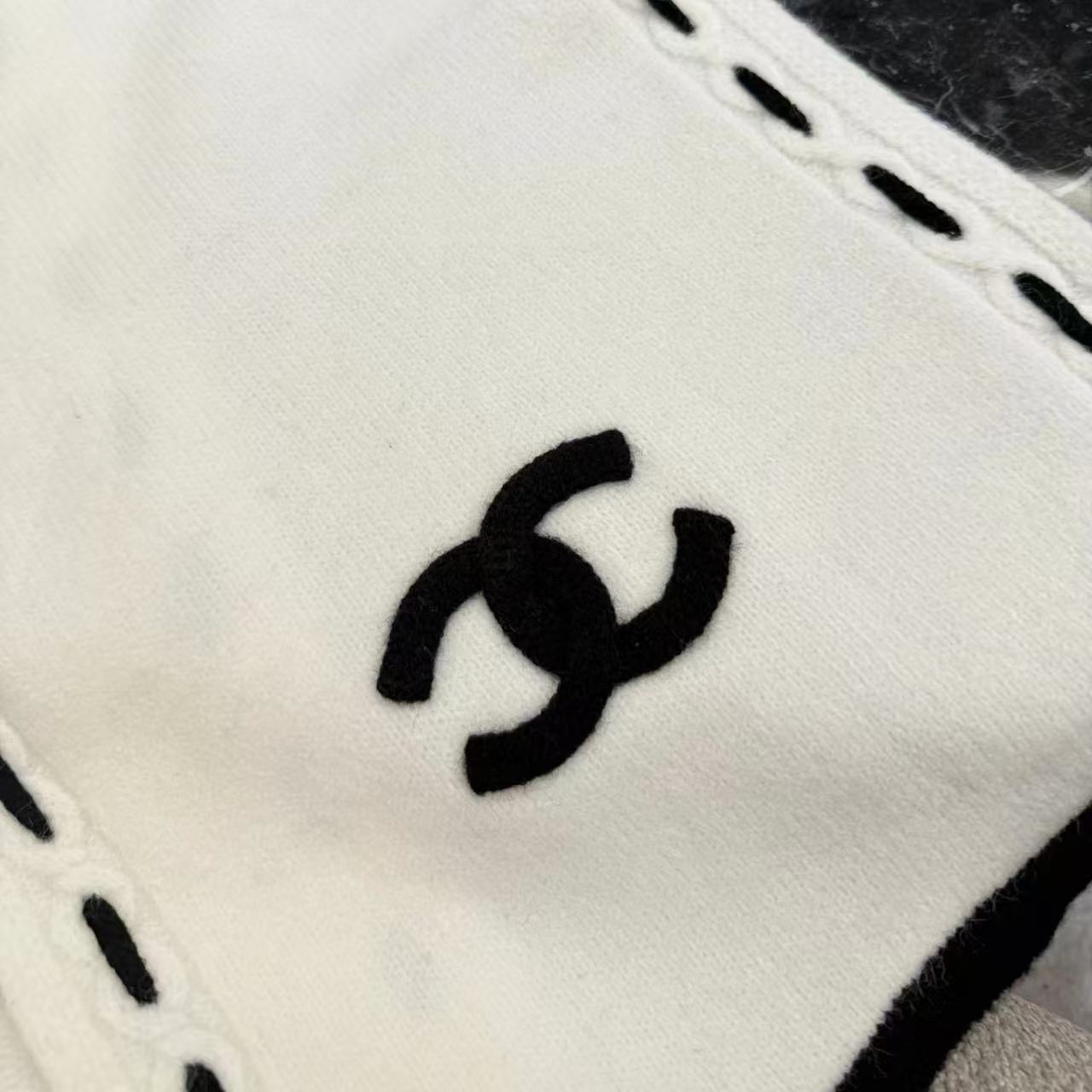 CHANE1 ダブルC カシミアスカーフ【50％割引+送料無料】