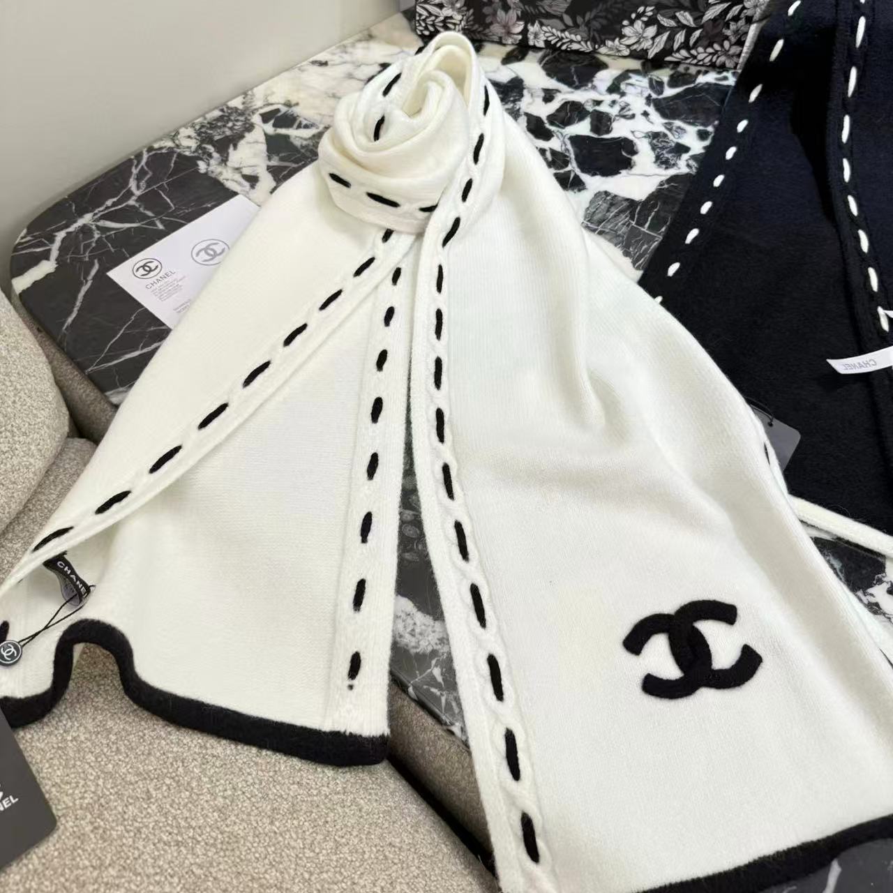 CHANE1 ダブルC カシミアスカーフ【50％割引+送料無料】