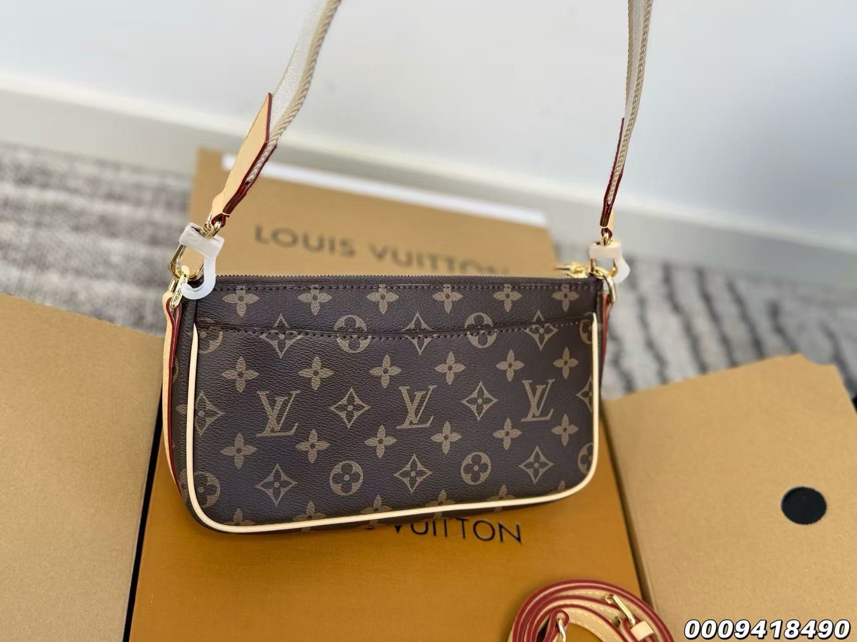 LVモノグラムショルダーバッグ【50％割引+送料無料】