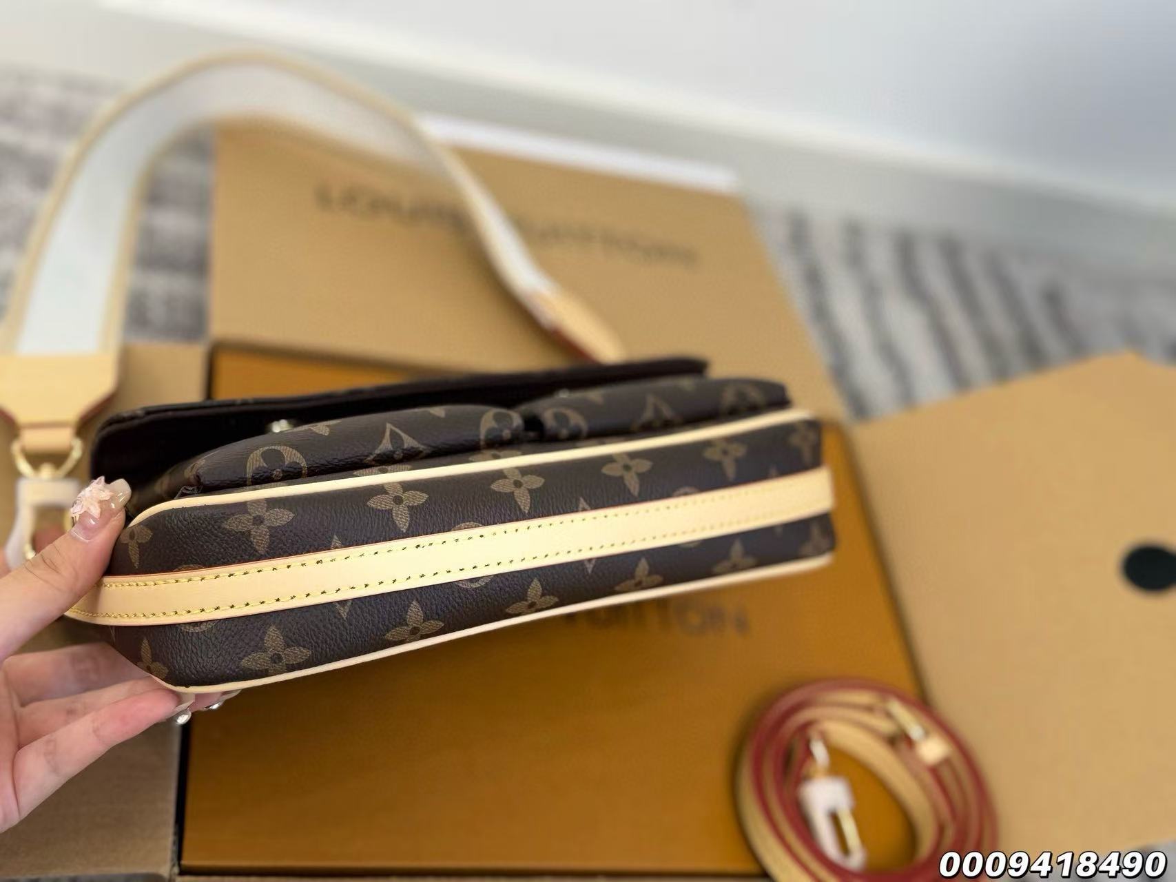 LVモノグラムショルダーバッグ【50％割引+送料無料】