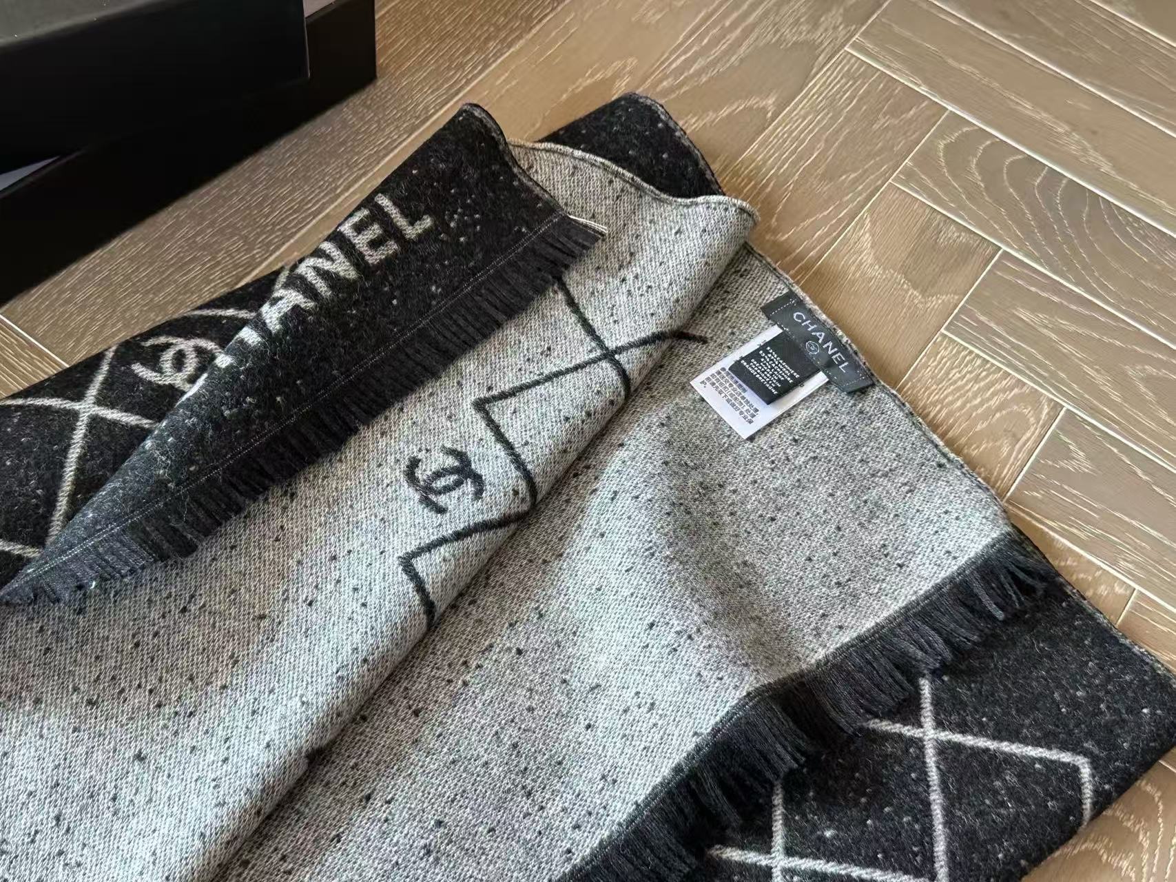 CHANE1 ダブルC チェック柄 カシミアスカーフ【50％割引+送料無料】