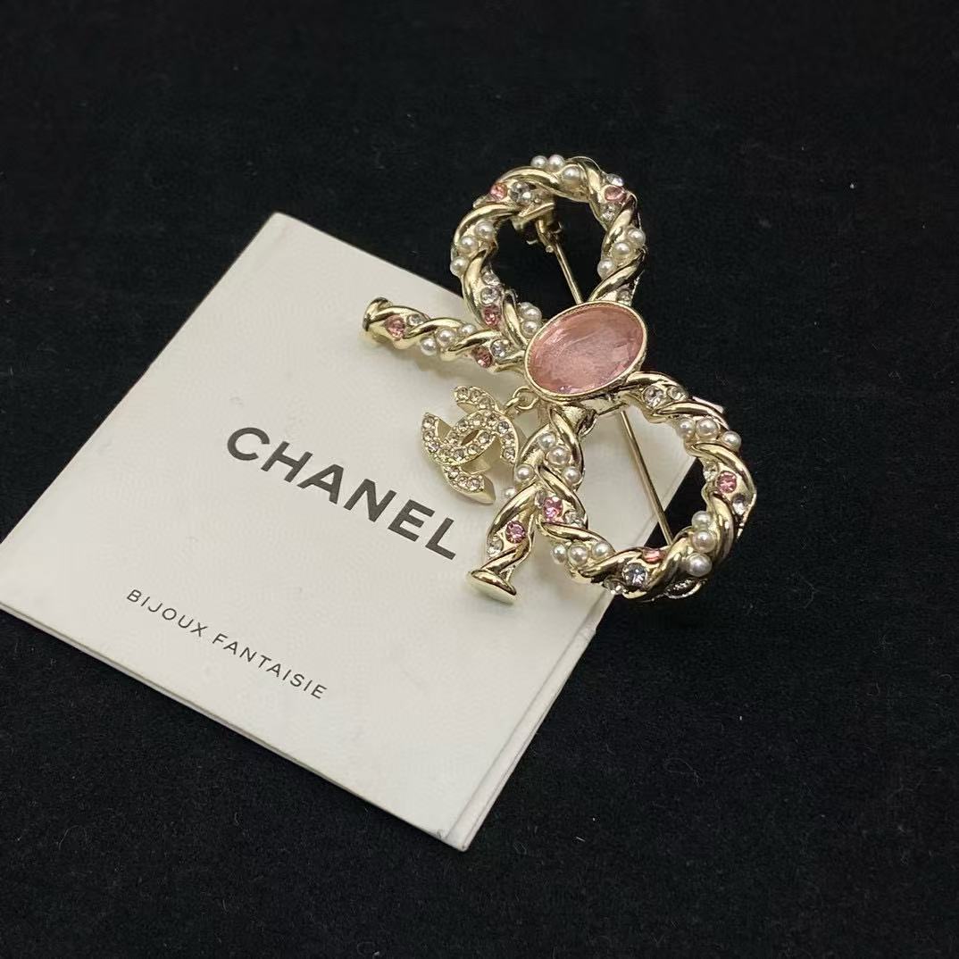 CHANE1 ダブルC ピンククリスタルブローチ【50％割引+送料無料】
