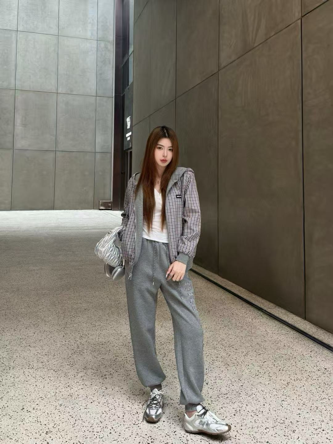 M1UM1U フード付きジップアップジャケット+パンツ ツーピースセット【50％割引+送料無料】