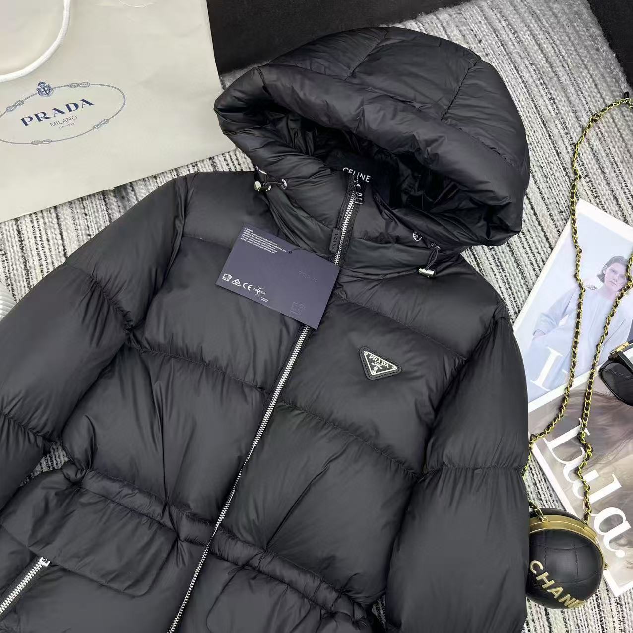 PR4DAフード付きトライアングルロゴジャケット【50％割引+送料無料】