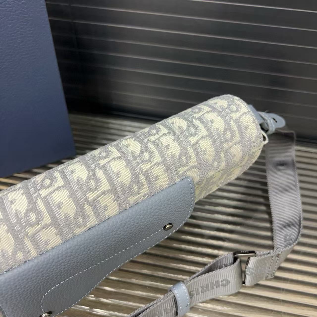 DI0Rプリントクロスボディバッグ【50％割引+送料無料】