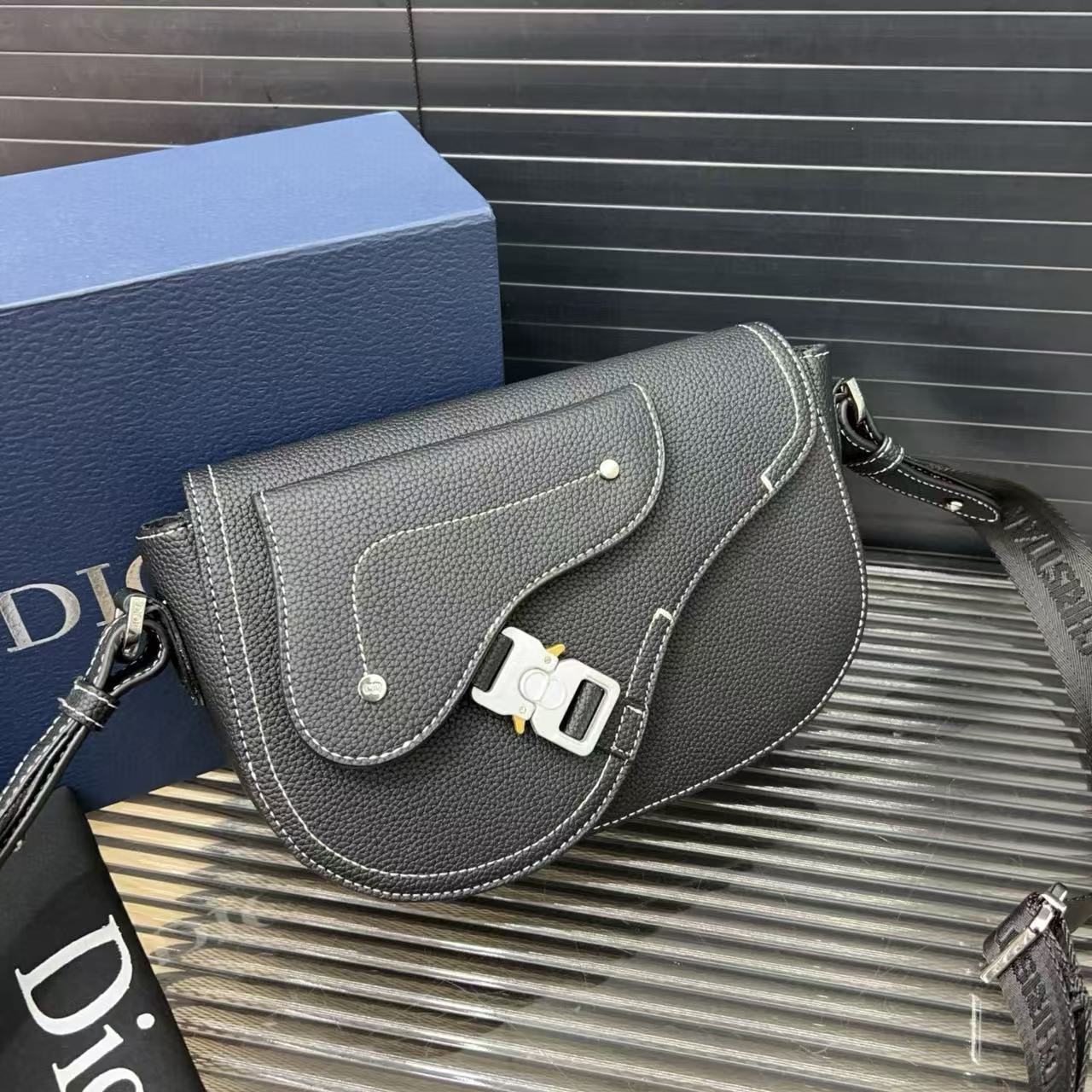 DI0R シンプル メンズ メッセンジャーバッグ【50％割引+送料無料】