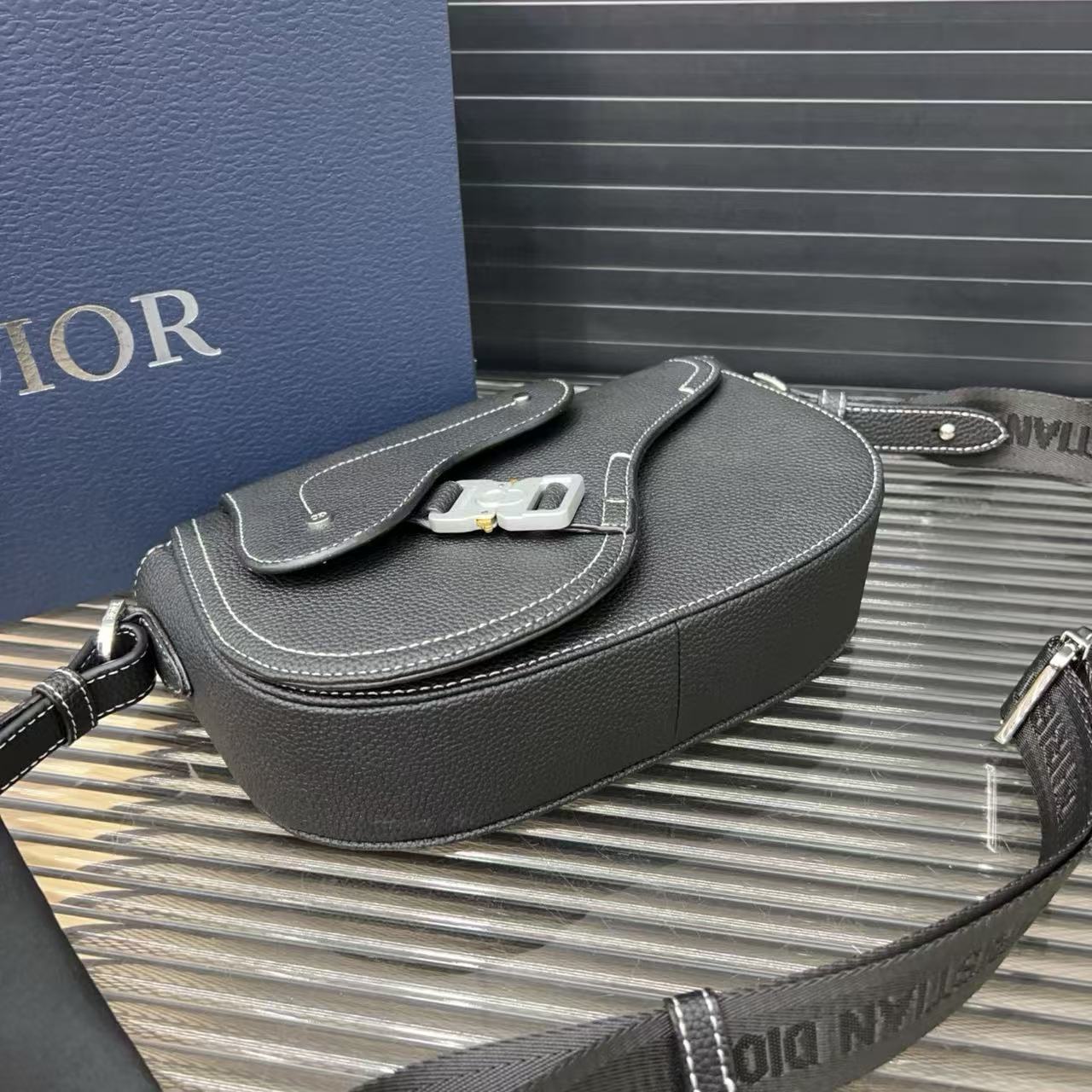 DI0R シンプル メンズ メッセンジャーバッグ【50％割引+送料無料】