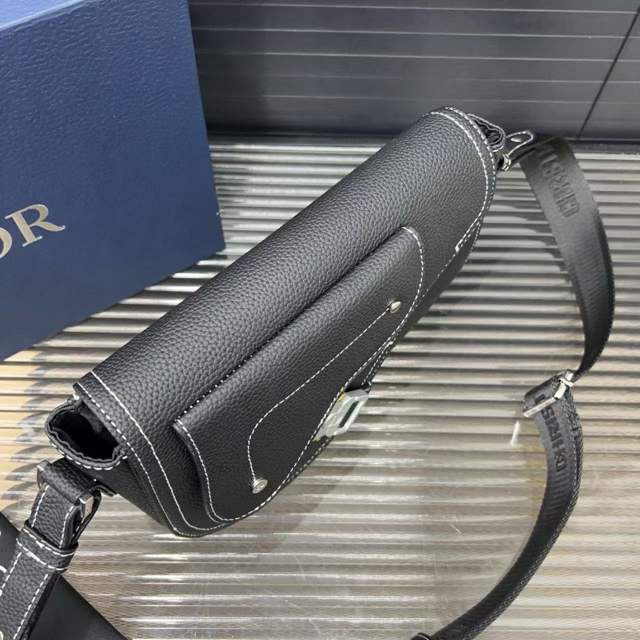 DI0R シンプル メンズ メッセンジャーバッグ【50％割引+送料無料】