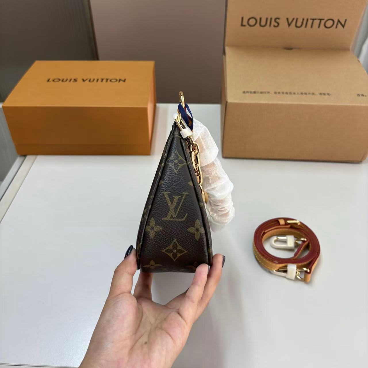 LVモノグラム アームピットバッグ【50％割引+送料無料】