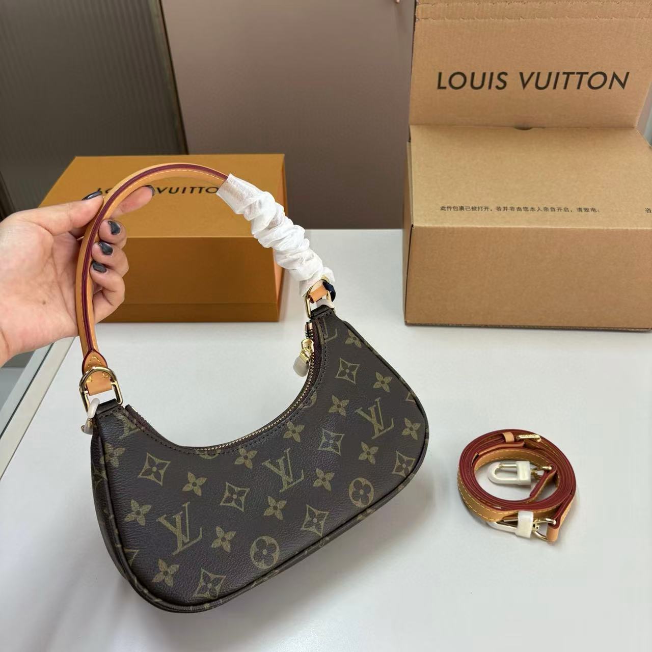 LVモノグラム アームピットバッグ【50％割引+送料無料】