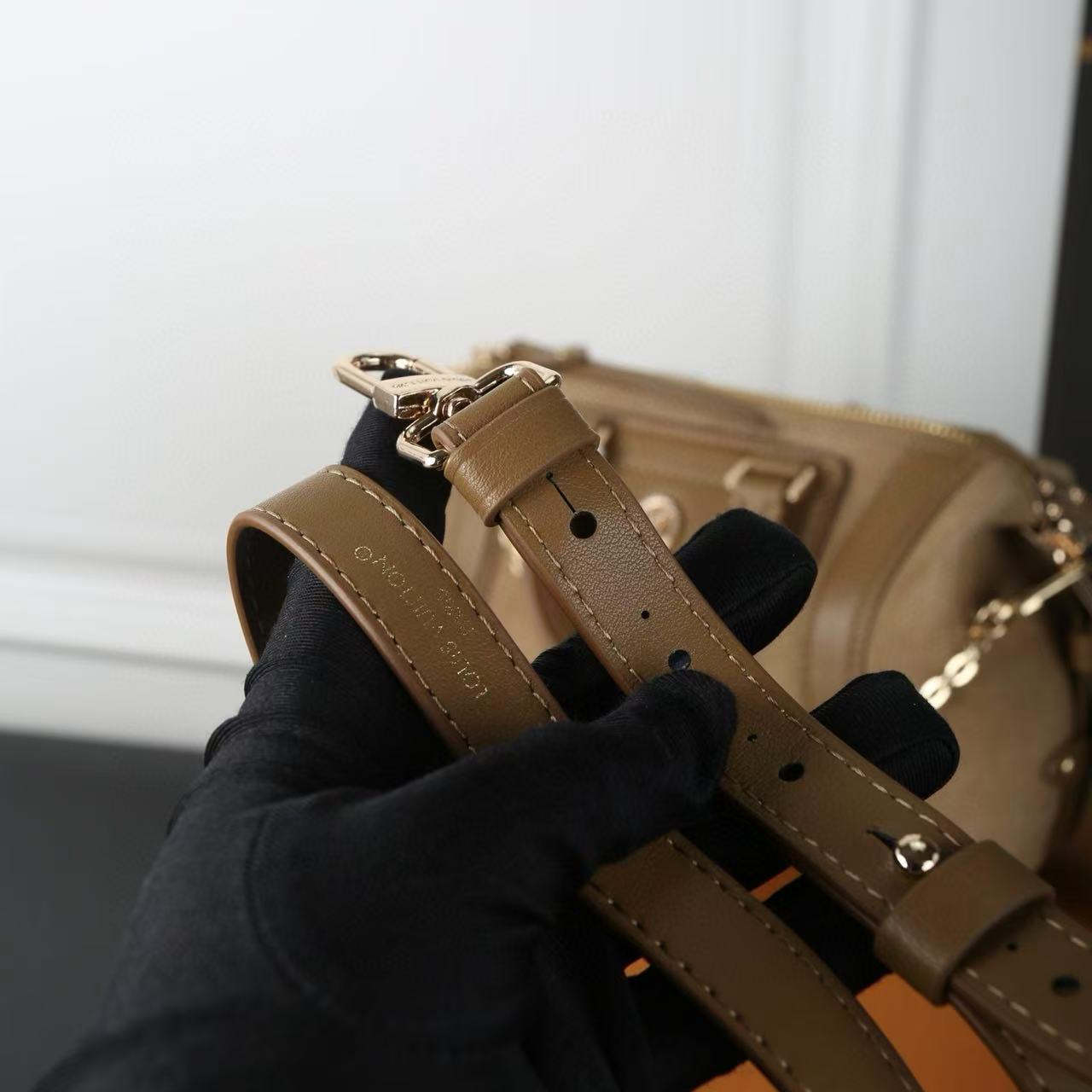 LV BIKERディアスキンチェーンショルダークロスボディバッグ【50％割引+送料無料】