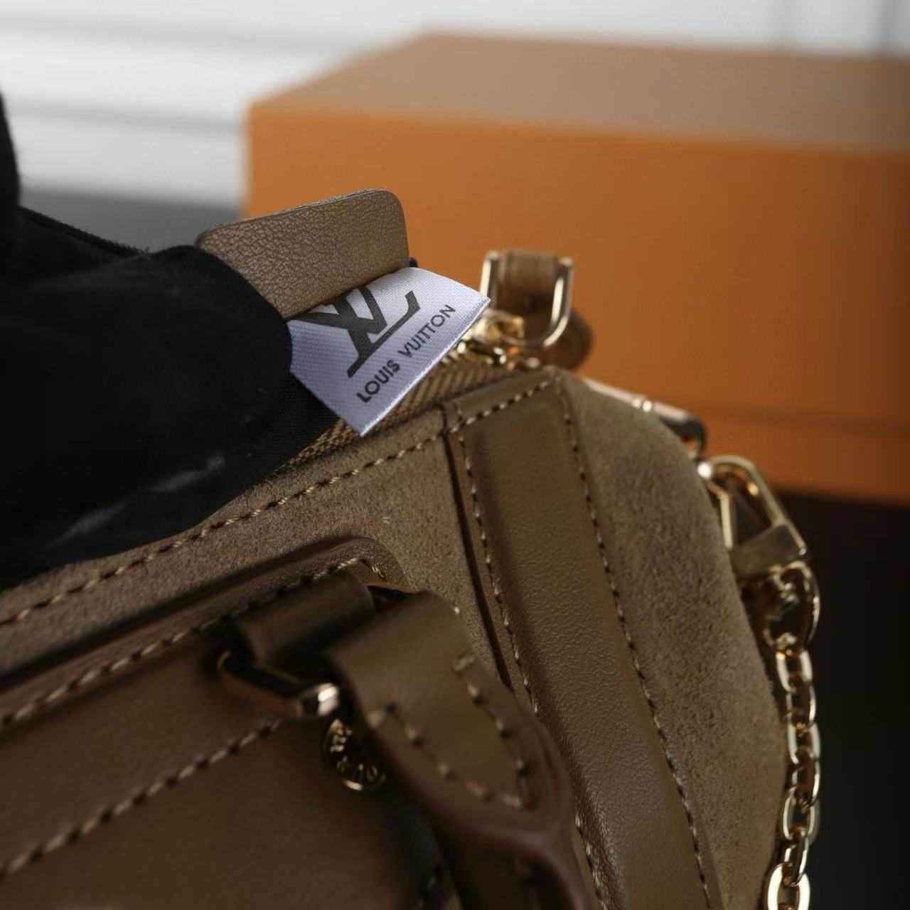 LV BIKERディアスキンチェーンショルダークロスボディバッグ【50％割引+送料無料】