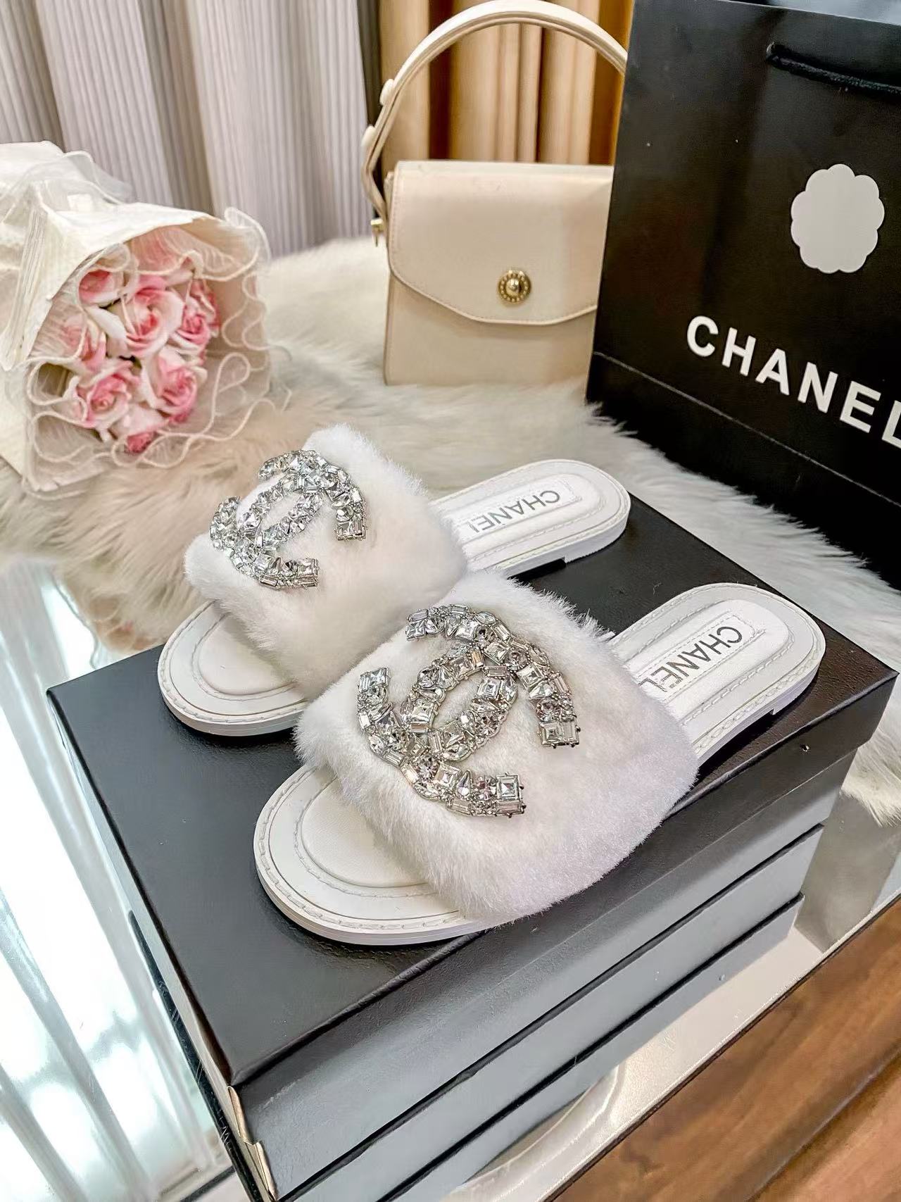 CHANE 1 ダブルC ダイヤモンド フラットシューズ【50％割引+送料無料】