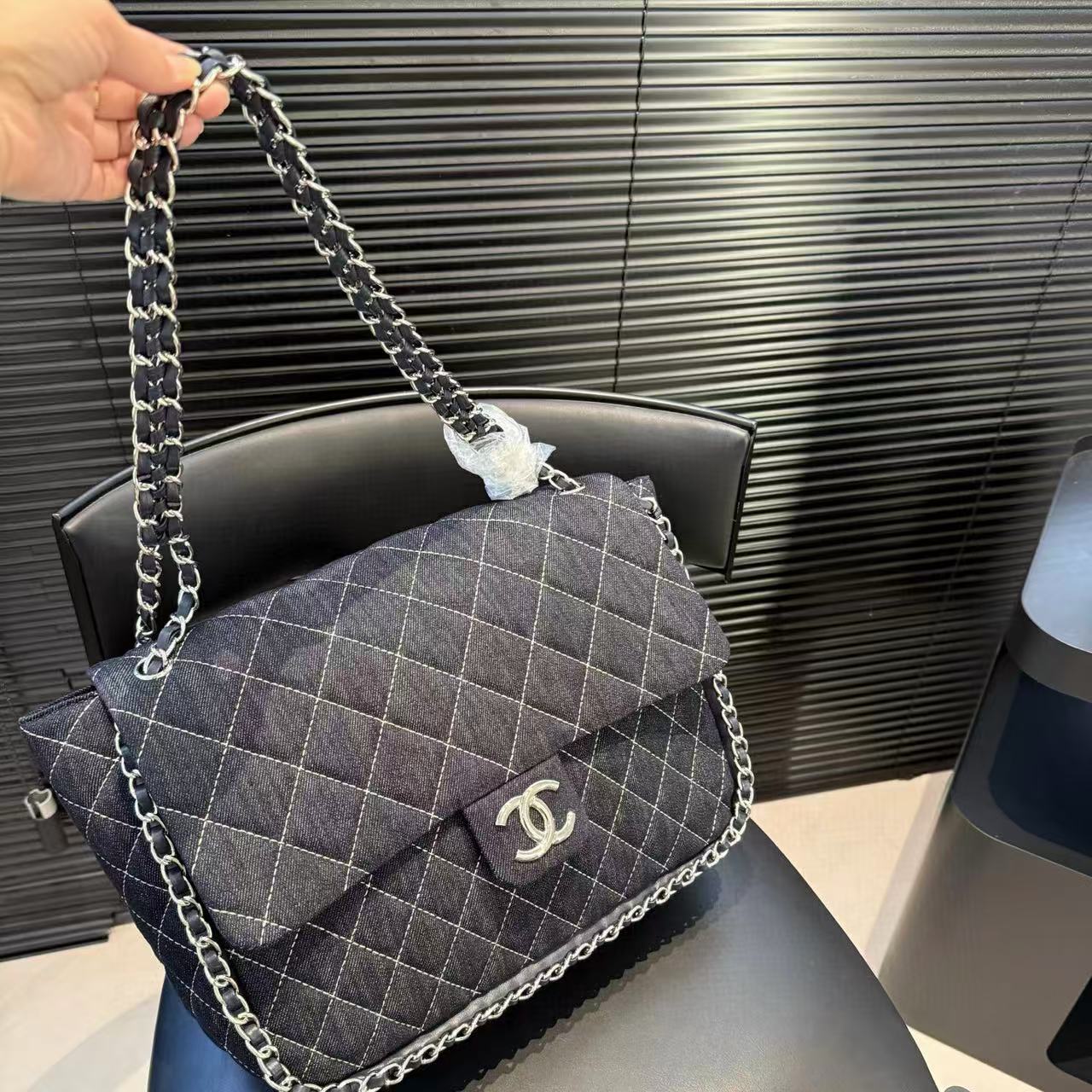 CHANE1 デニムチェーンバッグ【50％割引+送料無料】