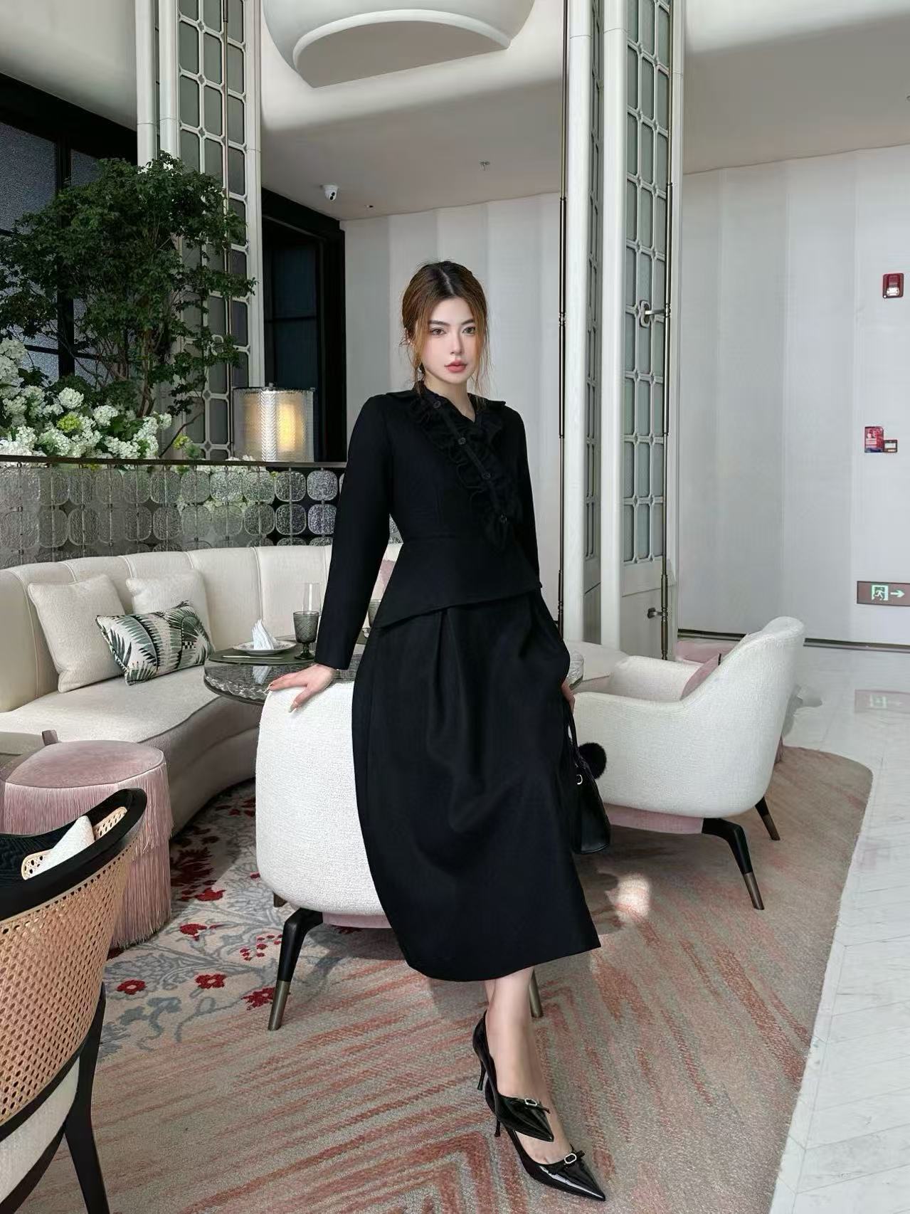 DI0R 高品質フリルVネックウールドレス【50％割引+送料無料】