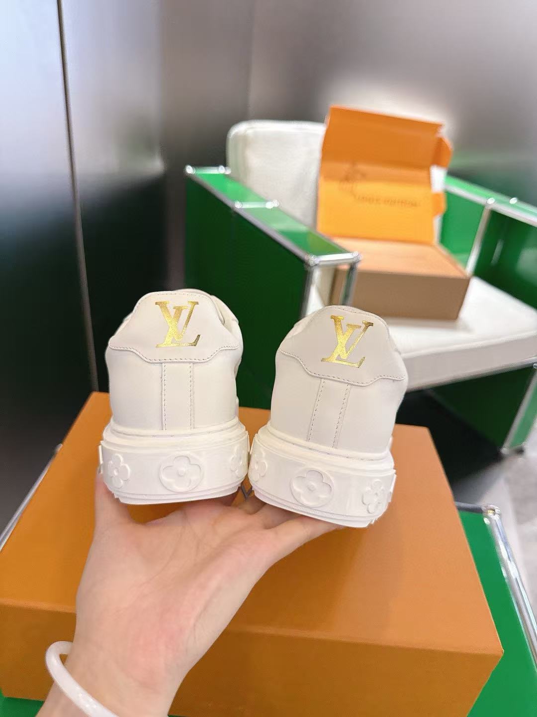 LVの高品質四つ葉のクローバーカジュアルシューズ【50％割引+送料無料】