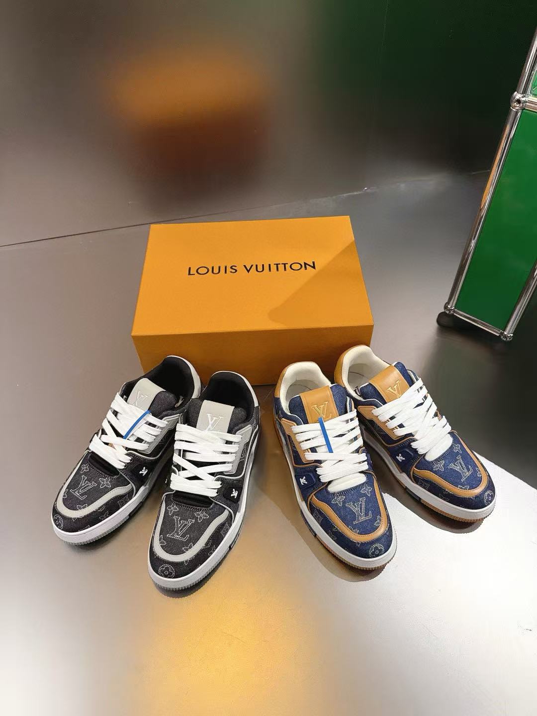 LVの高品質メンズスニーカー【50％割引+送料無料】