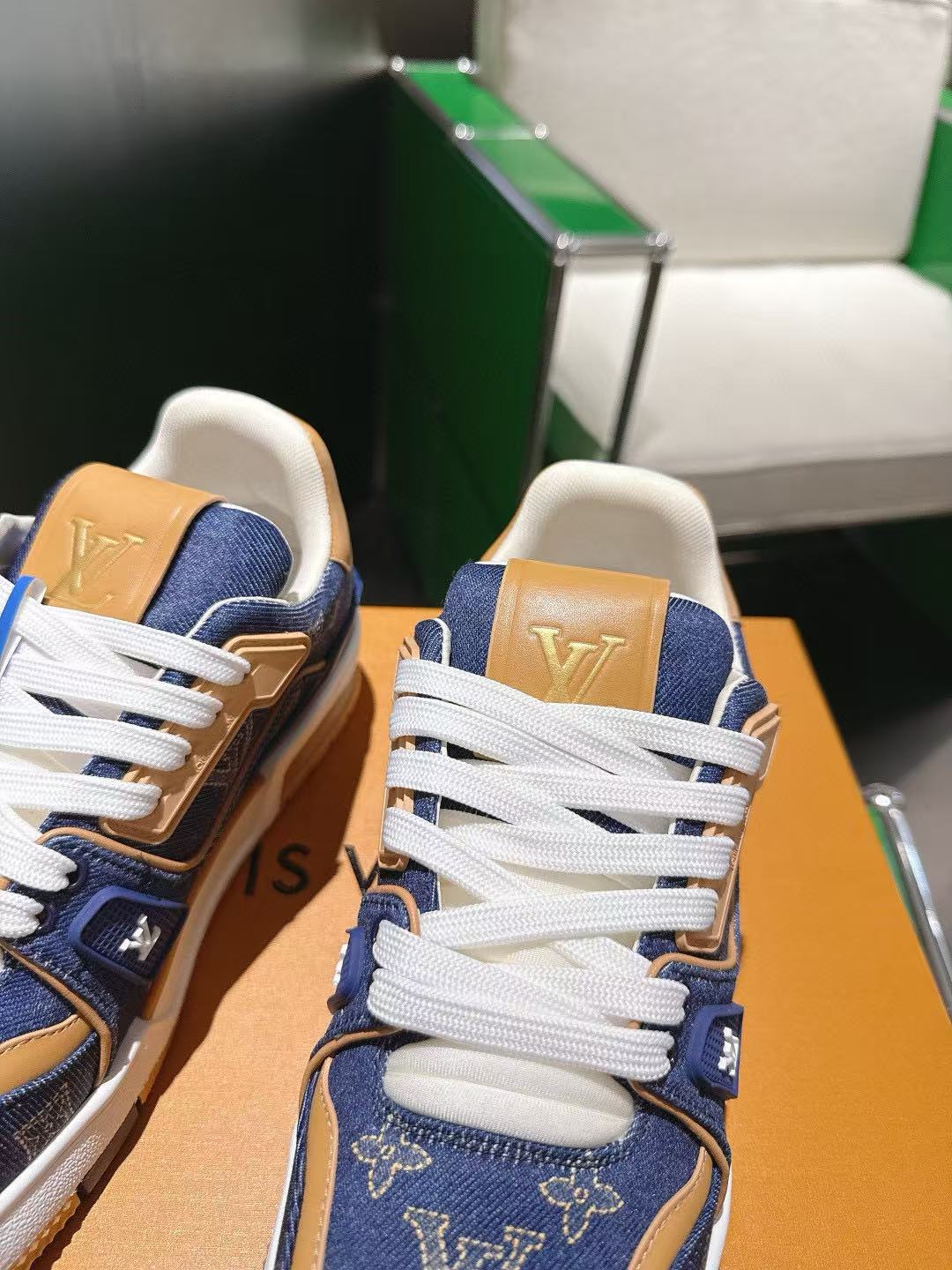 LVの高品質メンズスニーカー【50％割引+送料無料】