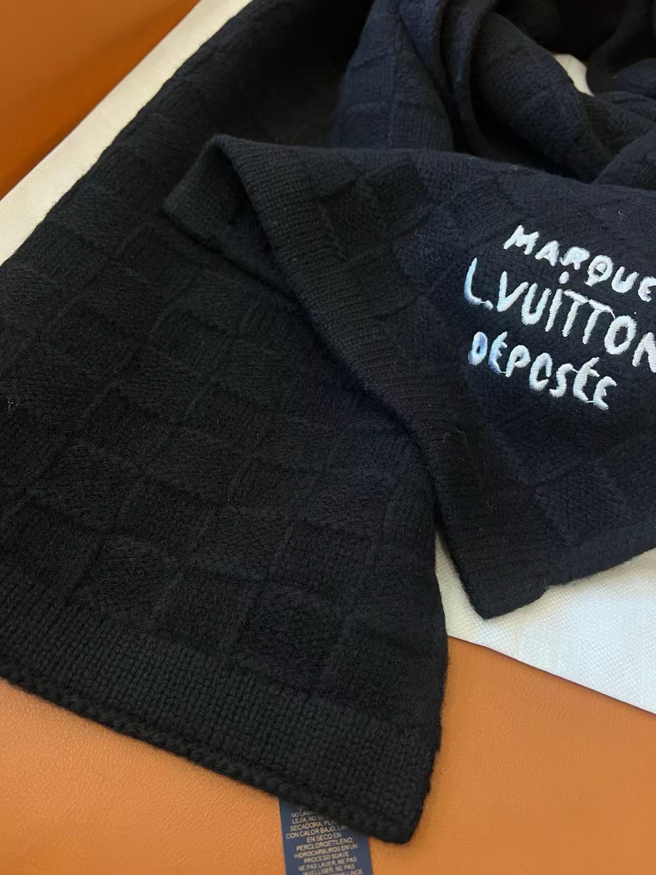 LV刺繍入りレターカシミアスカーフ【50％割引+送料無料】