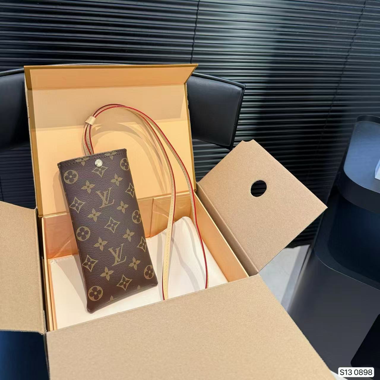 LVプリントのメガネバッグ【50％割引+送料無料】