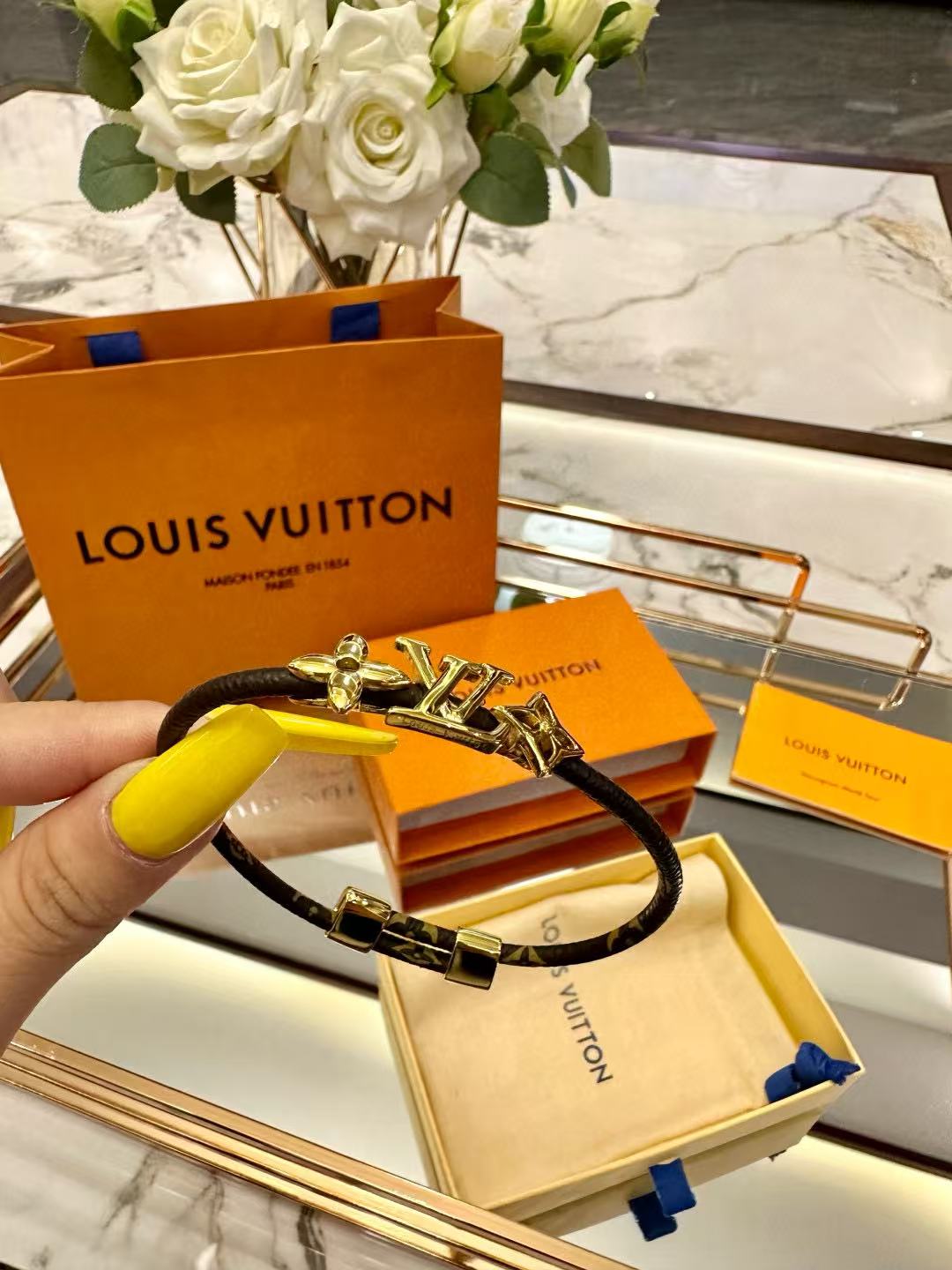 LV四つ葉のクローバーブレスレット【50％割引+送料無料】