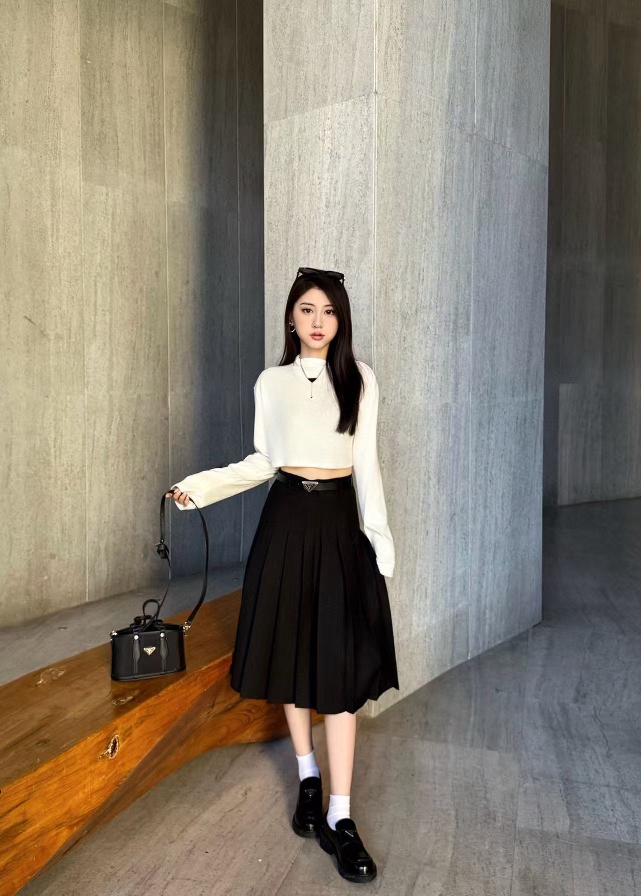 PR4DA 高品質トライアングルロゴプリーツスカート【50％割引+送料無料】