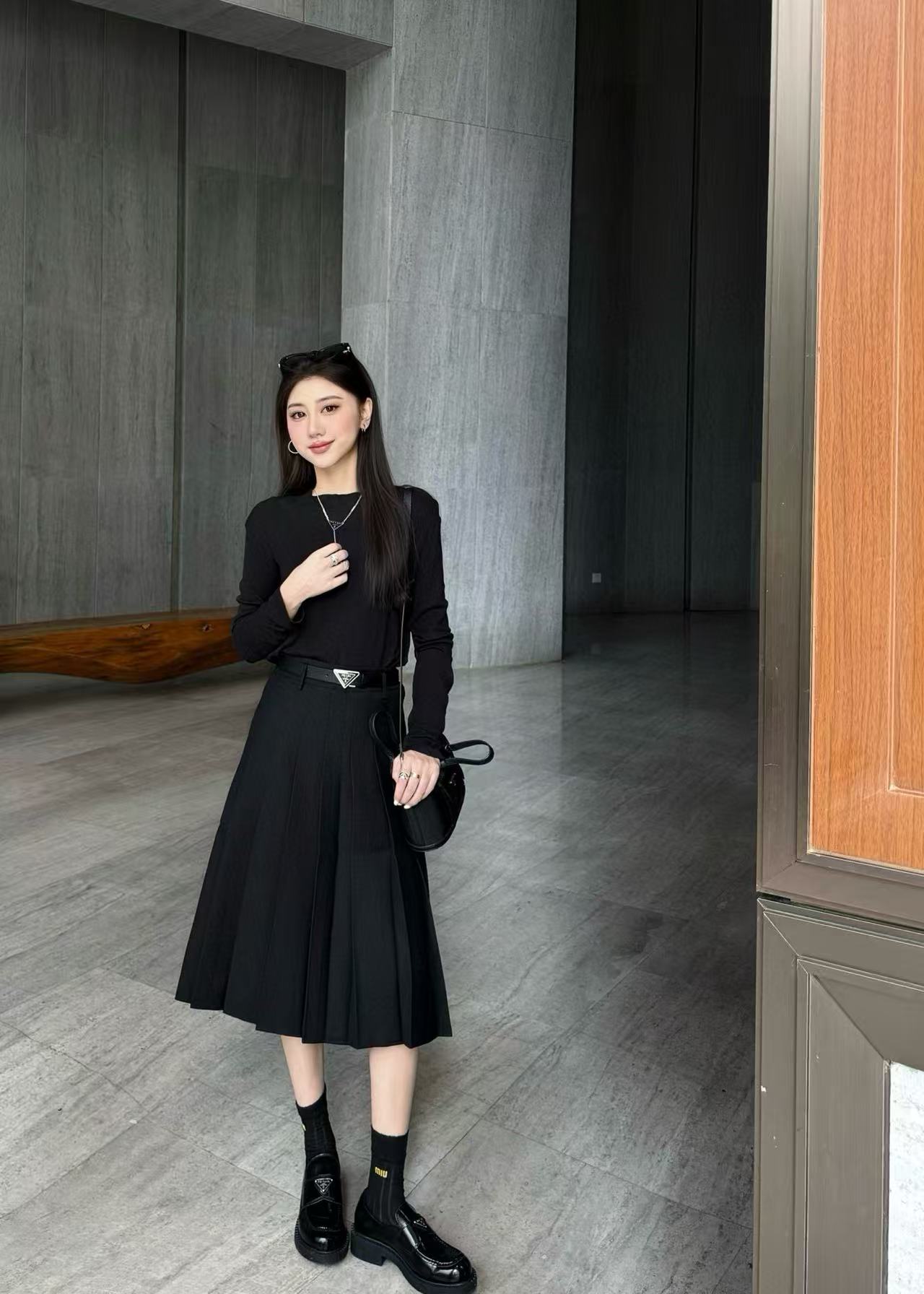 PR4DA 高品質トライアングルロゴプリーツスカート【50％割引+送料無料】