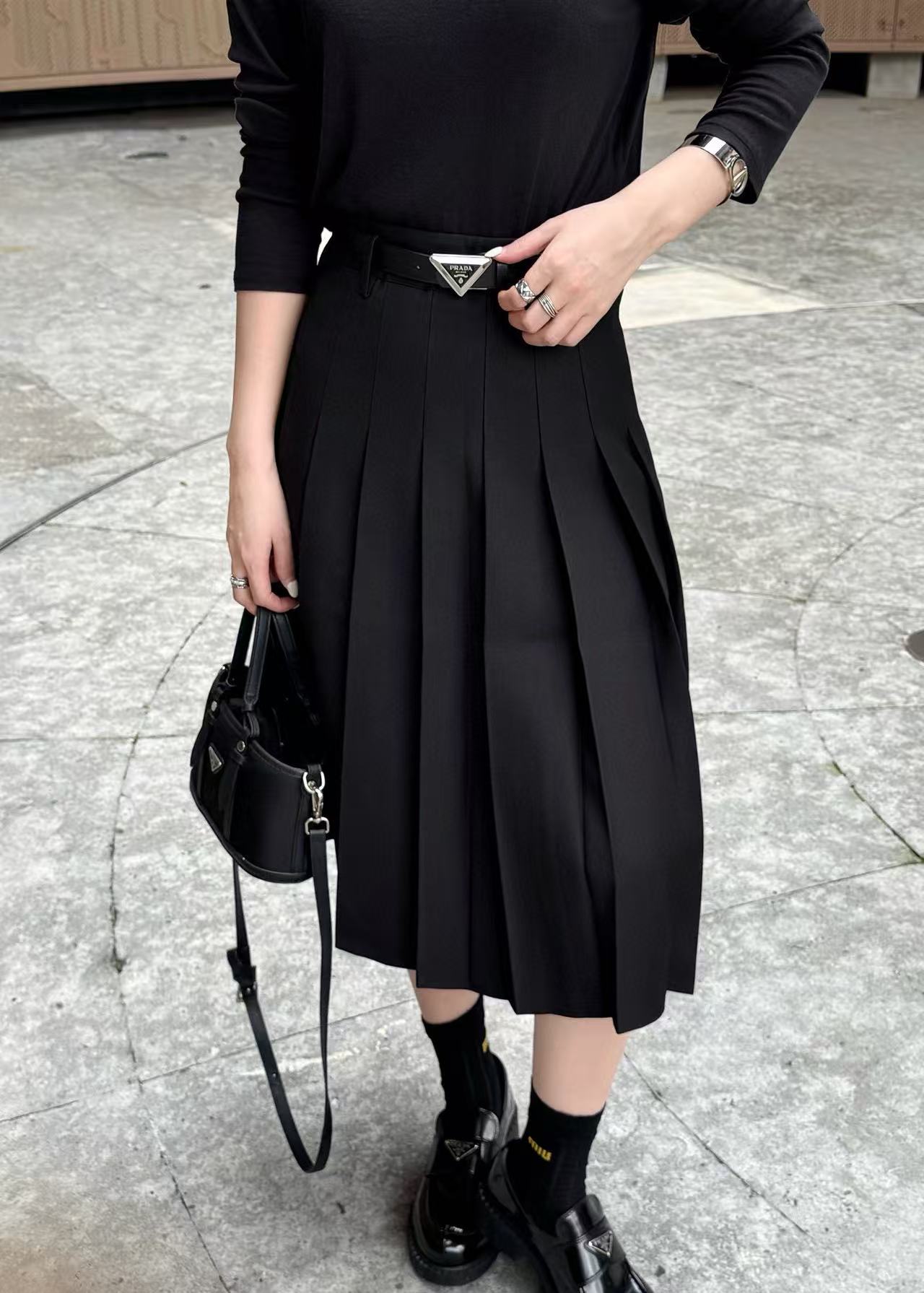 PR4DA 高品質トライアングルロゴプリーツスカート【50％割引+送料無料】