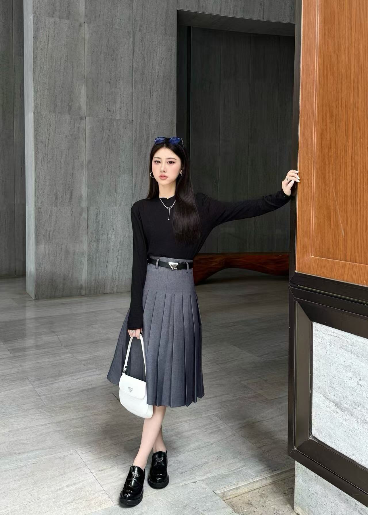 PR4DA 高品質トライアングルロゴプリーツスカート【50％割引+送料無料】