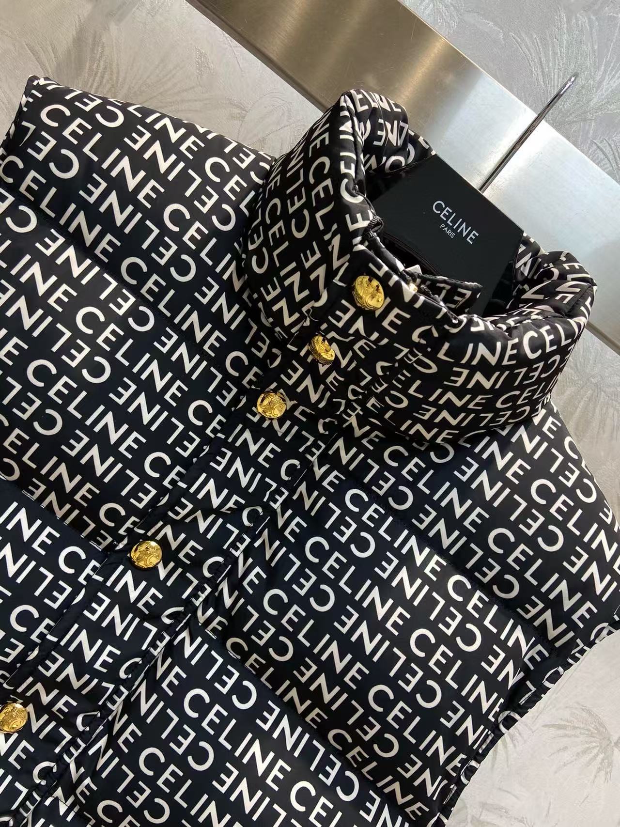 CEL1NE メタルボタン レタリング ダウンベスト【50％割引+送料無料】