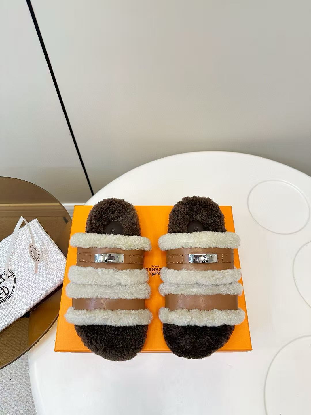 HERME5高品質ふわふわスリッパ【50％割引+送料無料】