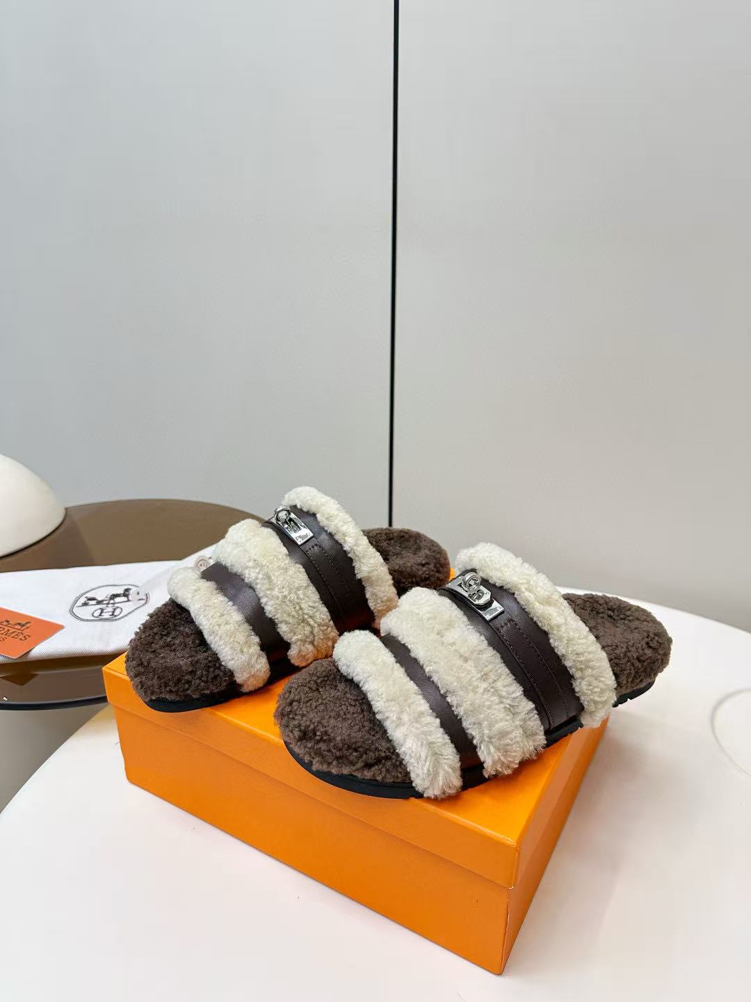 HERME5高品質ふわふわスリッパ【50％割引+送料無料】