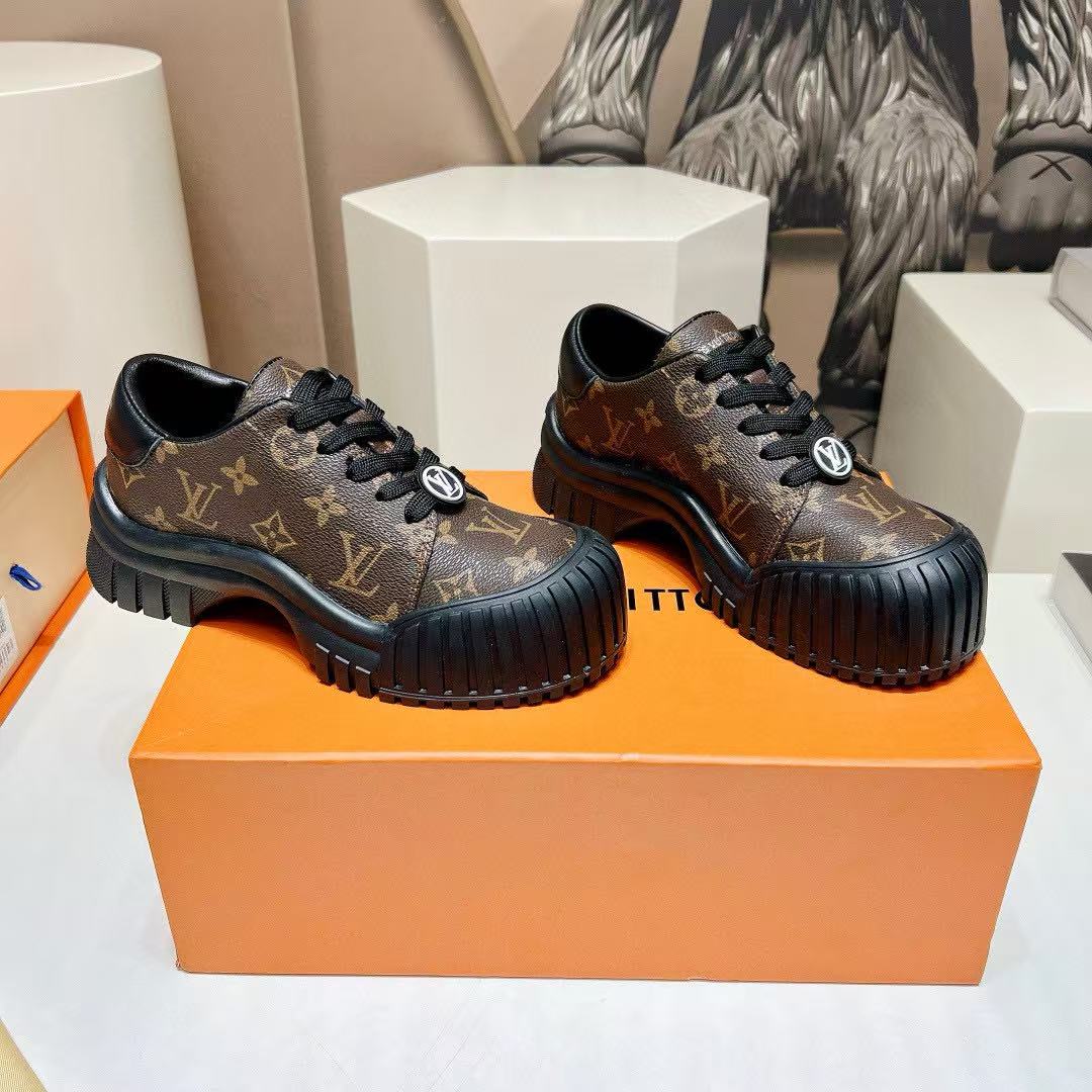 LVの高品質レザープラットフォームシューズ【50％割引+送料無料】