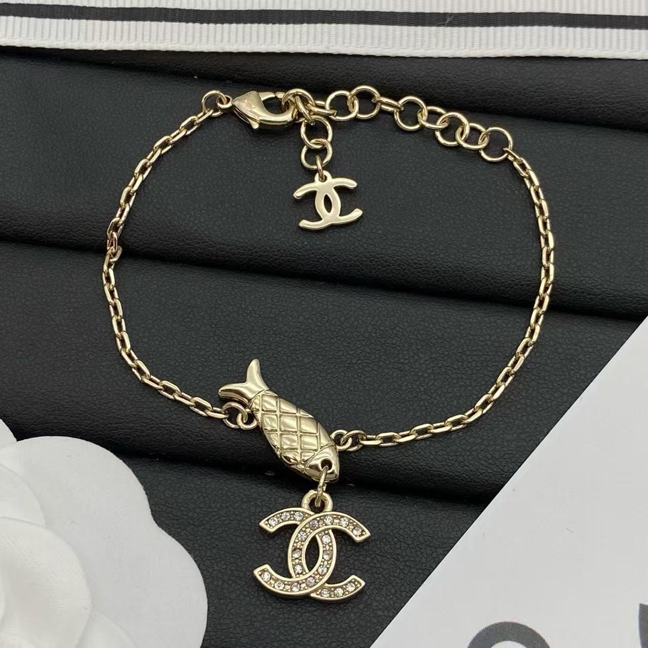 CHANE1 フィッシュ ダブルC ダイヤモンドネックレス【50％割引+送料無料】