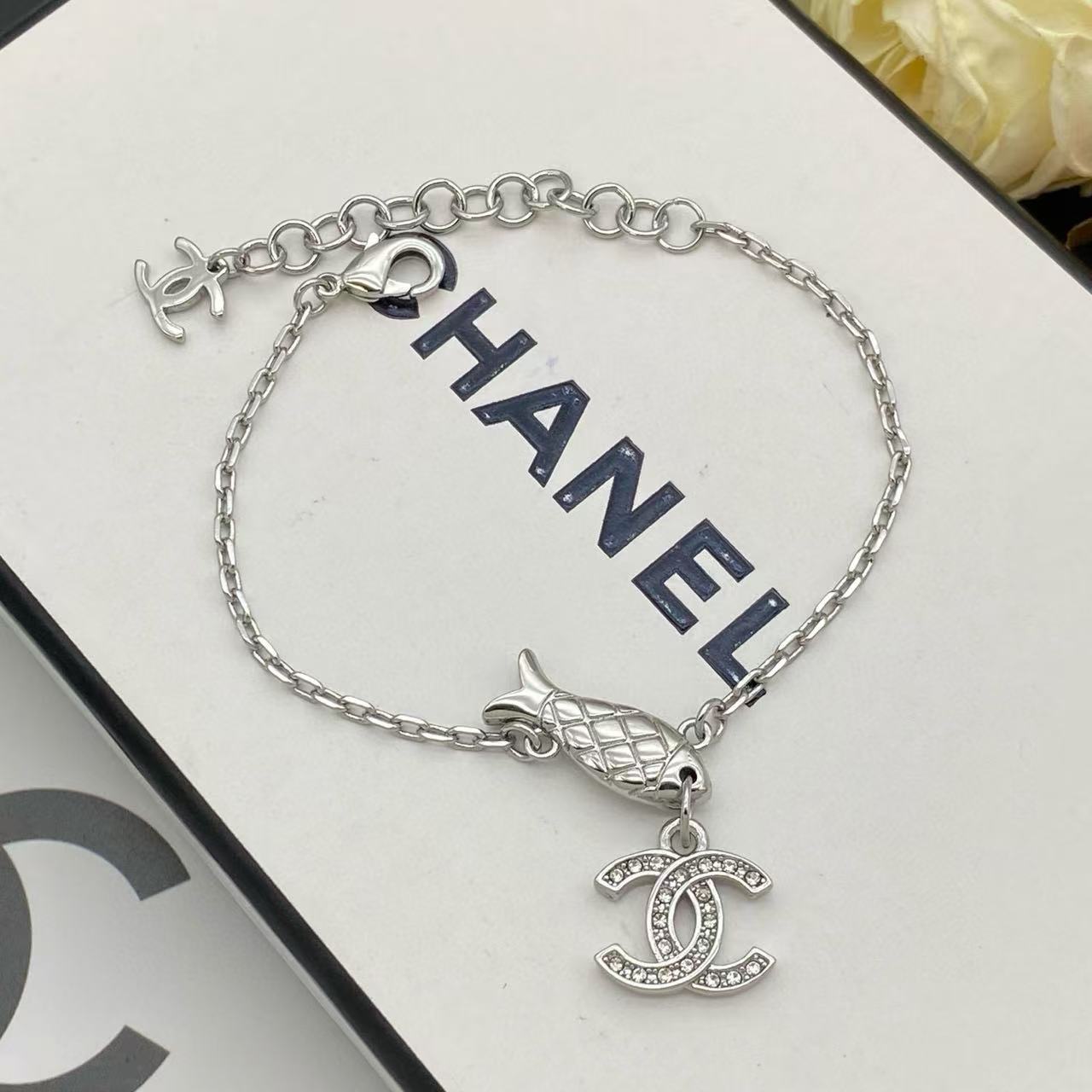 CHANE1 フィッシュ ダブルC ダイヤモンドネックレス【50％割引+送料無料】