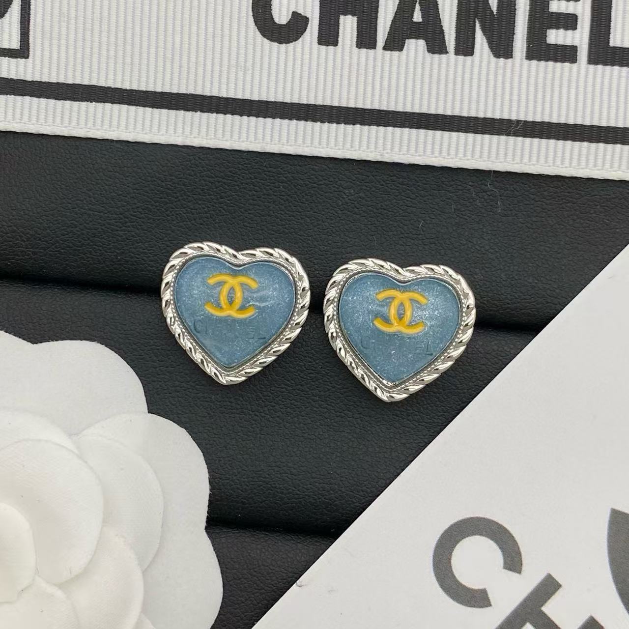 CHANE1 ダブルC ピーチハート イヤリング【50％割引+送料無料】