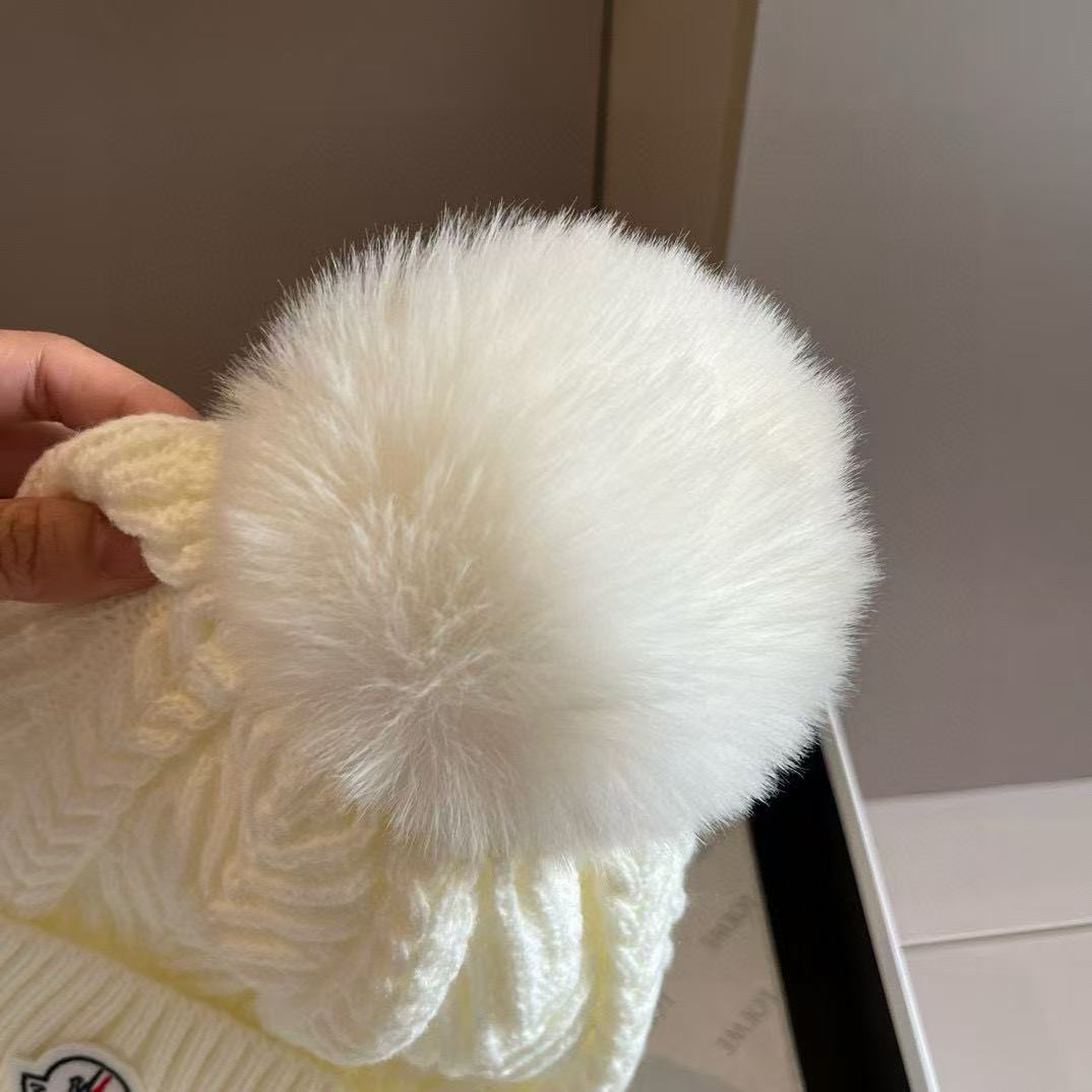 M0NCLER ウールハット ボール付き【50％割引+送料無料】