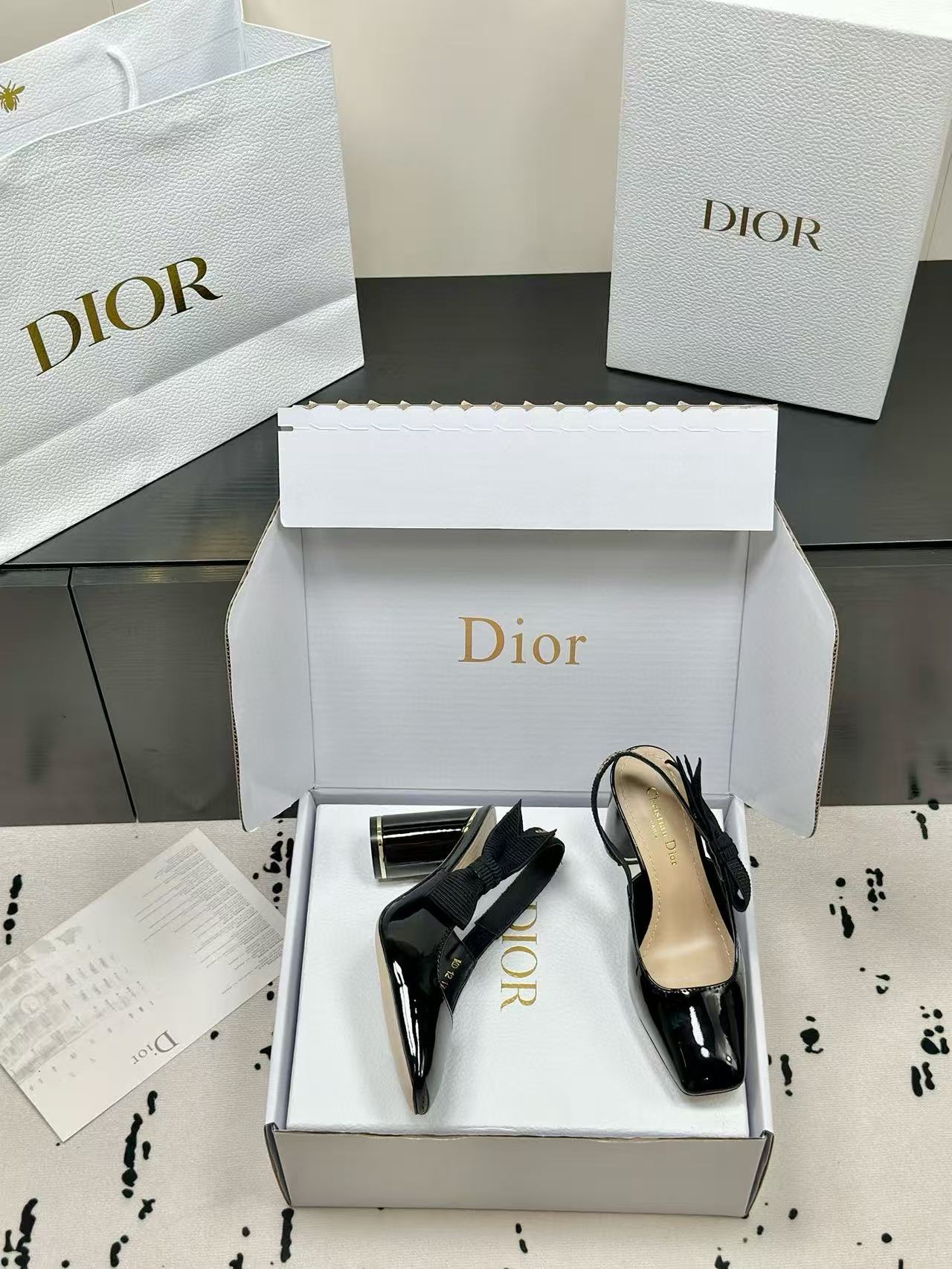 DI0Rの高品質刺繍ロゴリボンハイヒール【50％割引+送料無料】