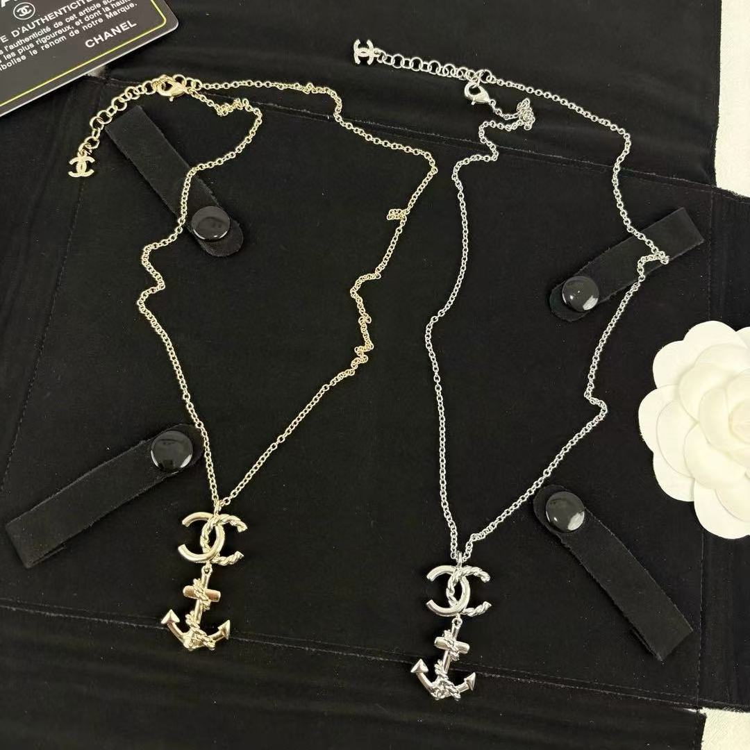 CHANE1 ダブルC ハーフツイストネックレス【50％割引+送料無料】