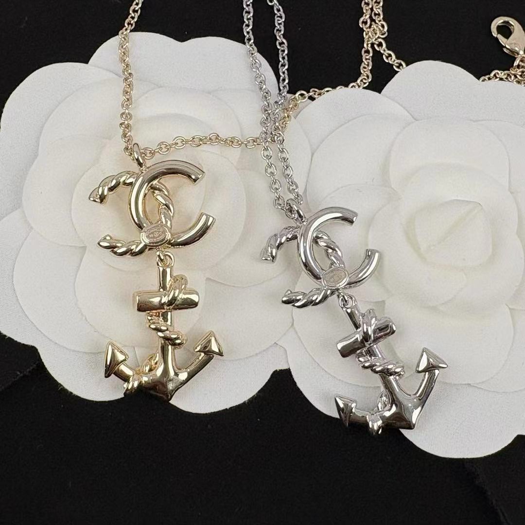 CHANE1 ダブルC ハーフツイストネックレス【50％割引+送料無料】