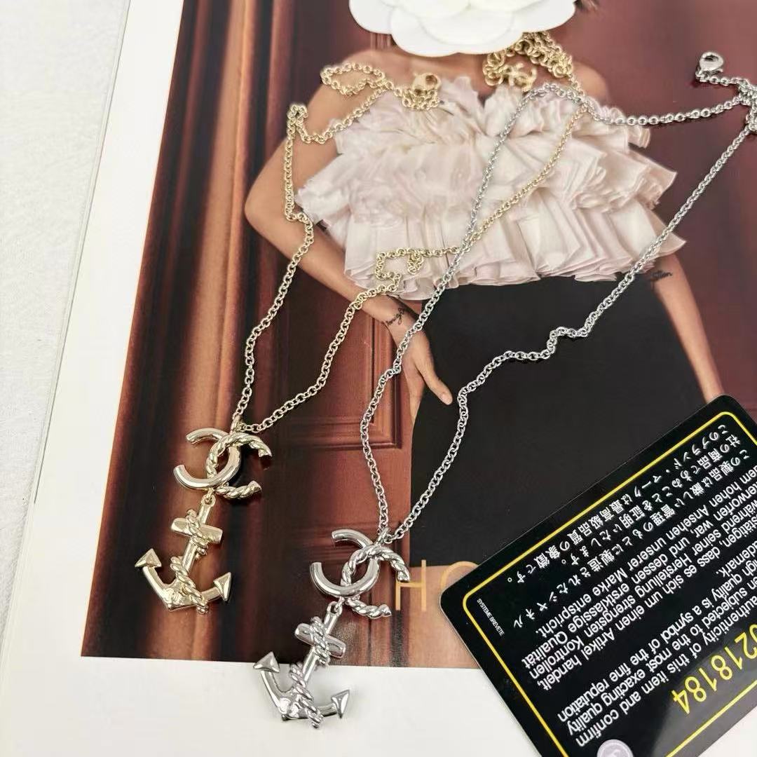 CHANE1 ダブルC ハーフツイストネックレス【50％割引+送料無料】